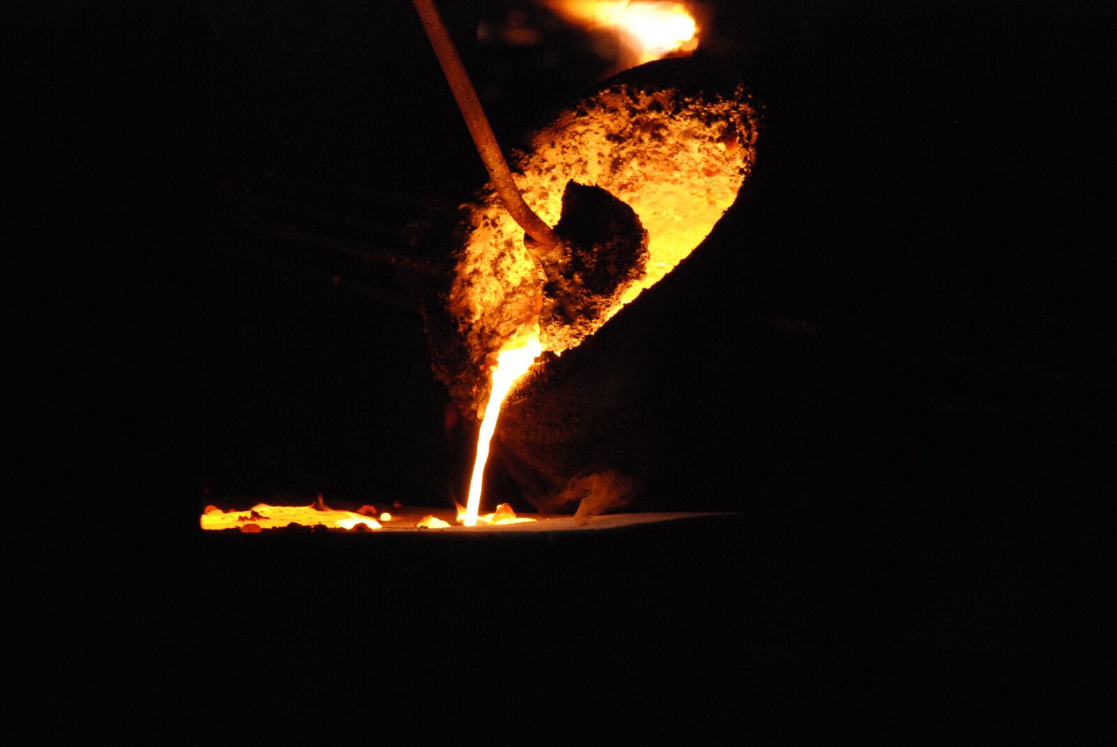 Nikon D80 sample photo. Iron pour, iron, hot photography