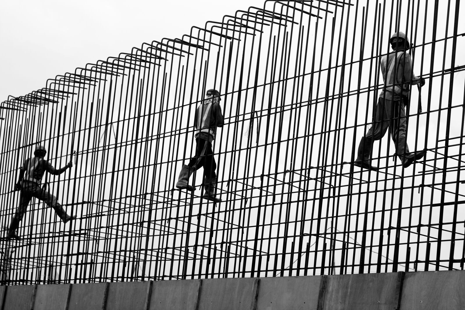 Canon EOS 60D + Canon EF 50mm F1.8 II sample photo. Construction, worker, concrete photography