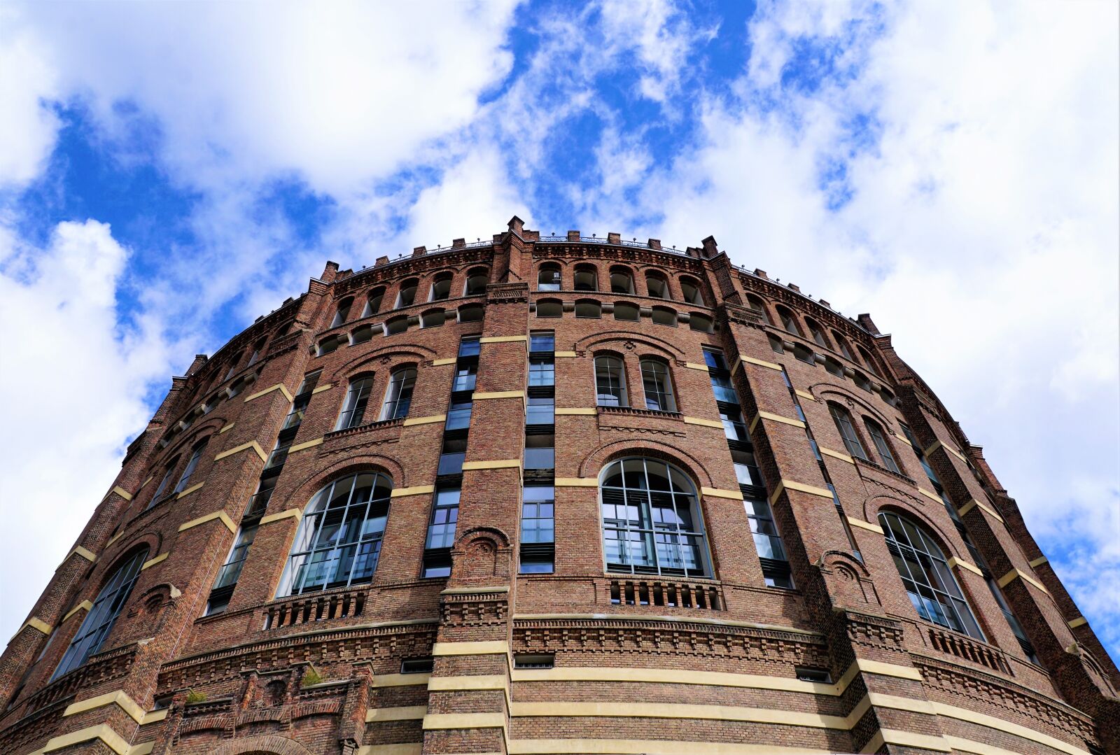 Sony ILCA-77M2 + Sony DT 16-50mm F2.8 SSM sample photo. Gasometer, vienna, architecture photography