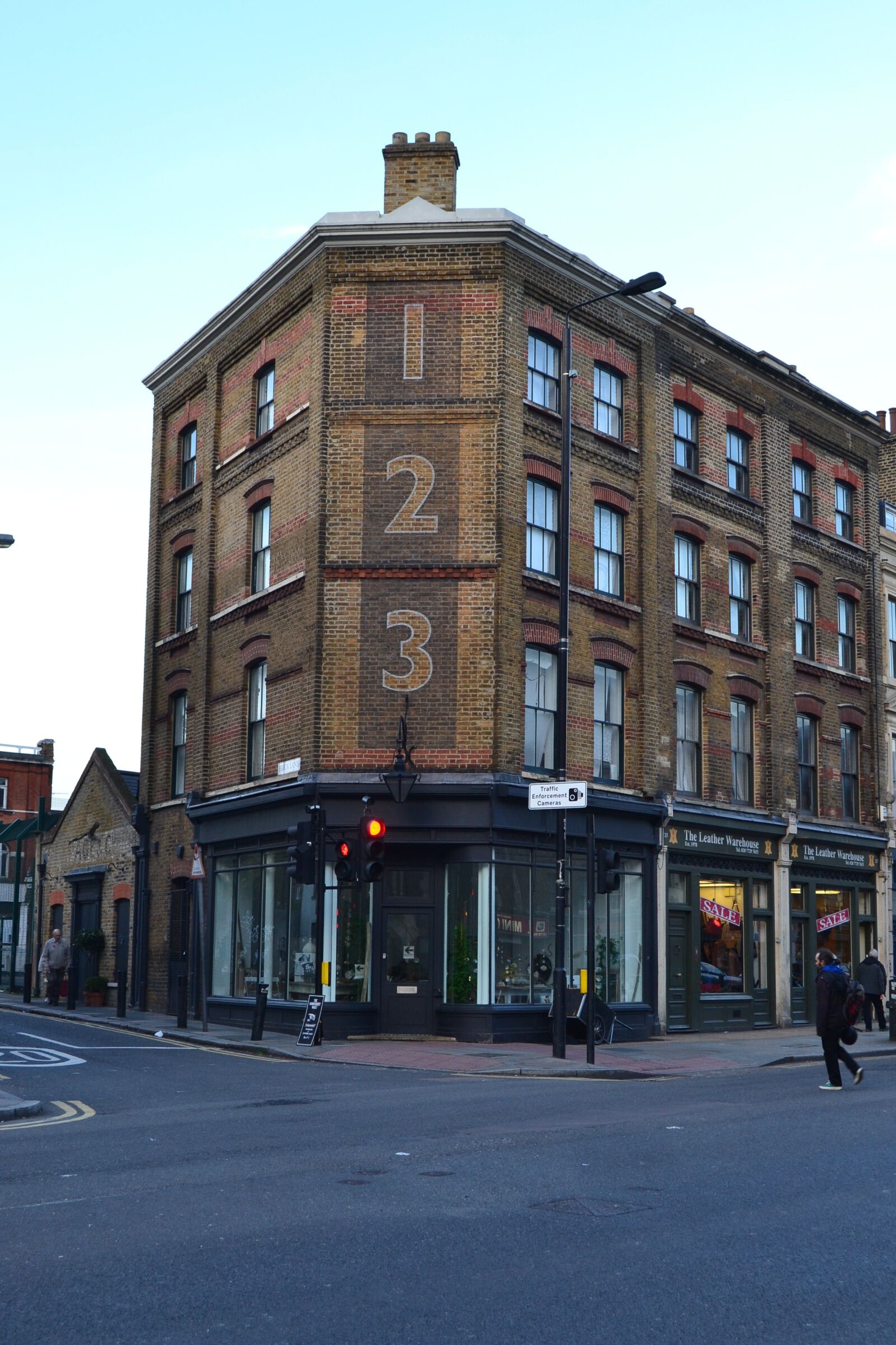Nikon D3100 sample photo. London, house, road photography