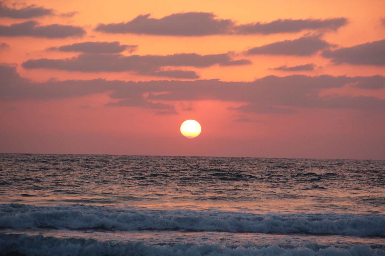Canon EOS 600D (Rebel EOS T3i / EOS Kiss X5) sample photo. Beach, sunset, sea photography