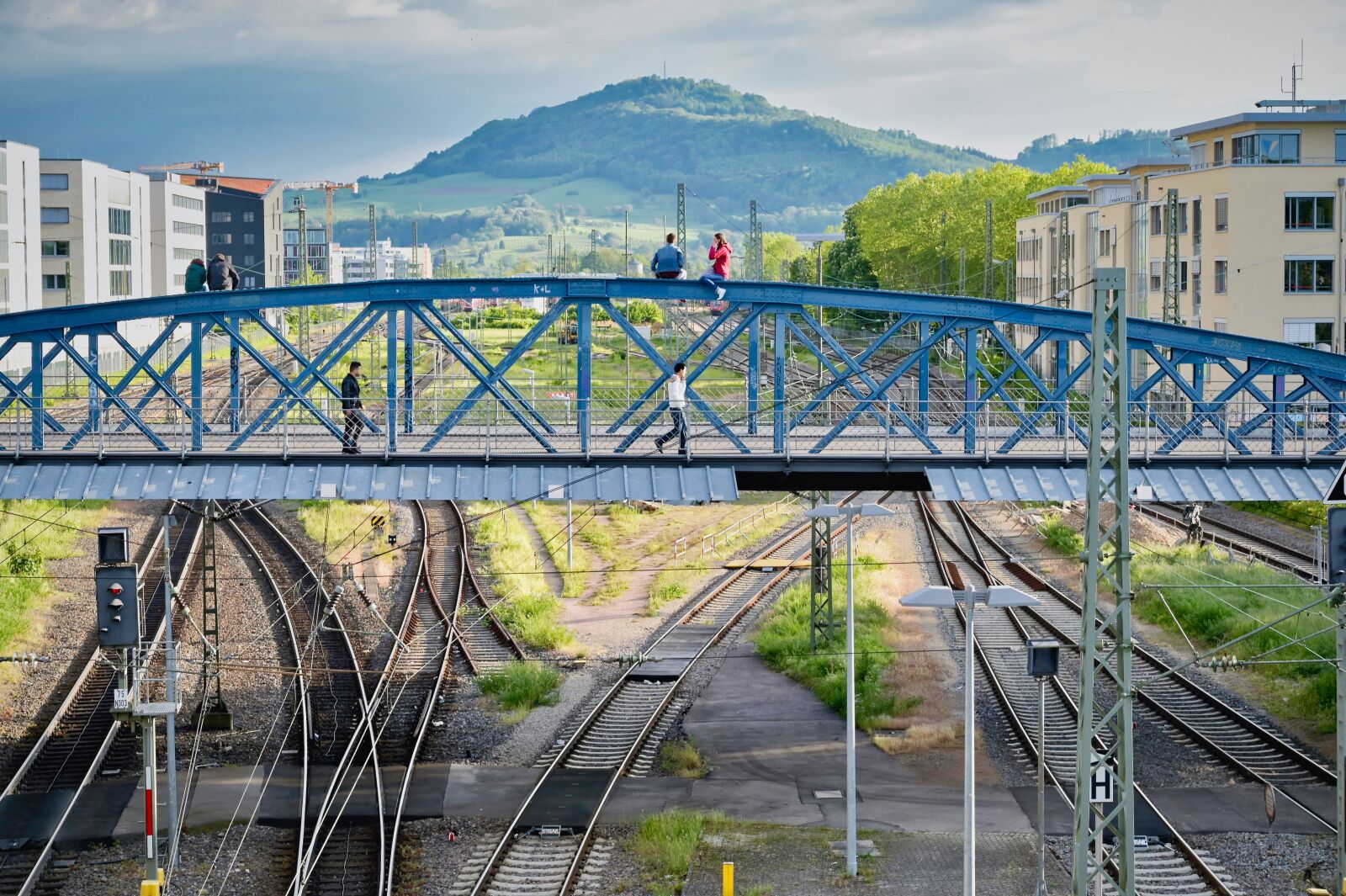 Nikon Z6 + Nikon Nikkor Z 24-70mm F4 S sample photo. Bridge, pedestrian bridge, landscape photography
