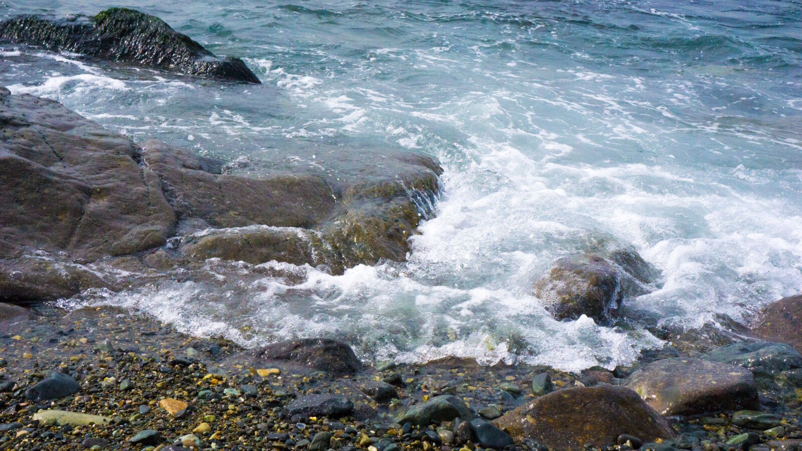Sony E 18-55mm F3.5-5.6 OSS sample photo. Ocean, sea, waves photography