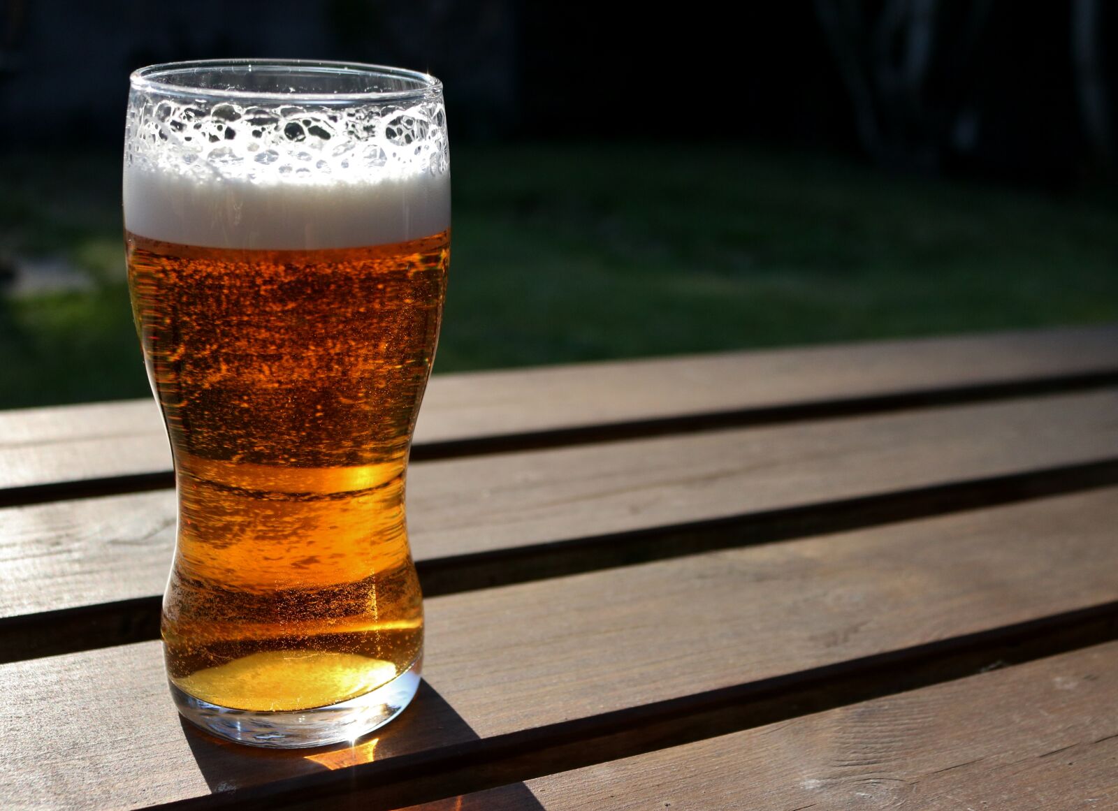 Canon EOS 750D (EOS Rebel T6i / EOS Kiss X8i) sample photo. Ale, beer, glass photography