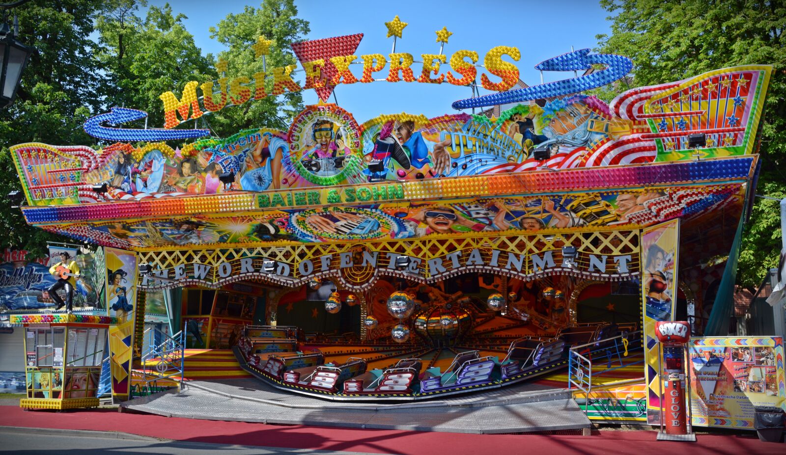 Nikon D5200 sample photo. Carousel, year market, folk photography