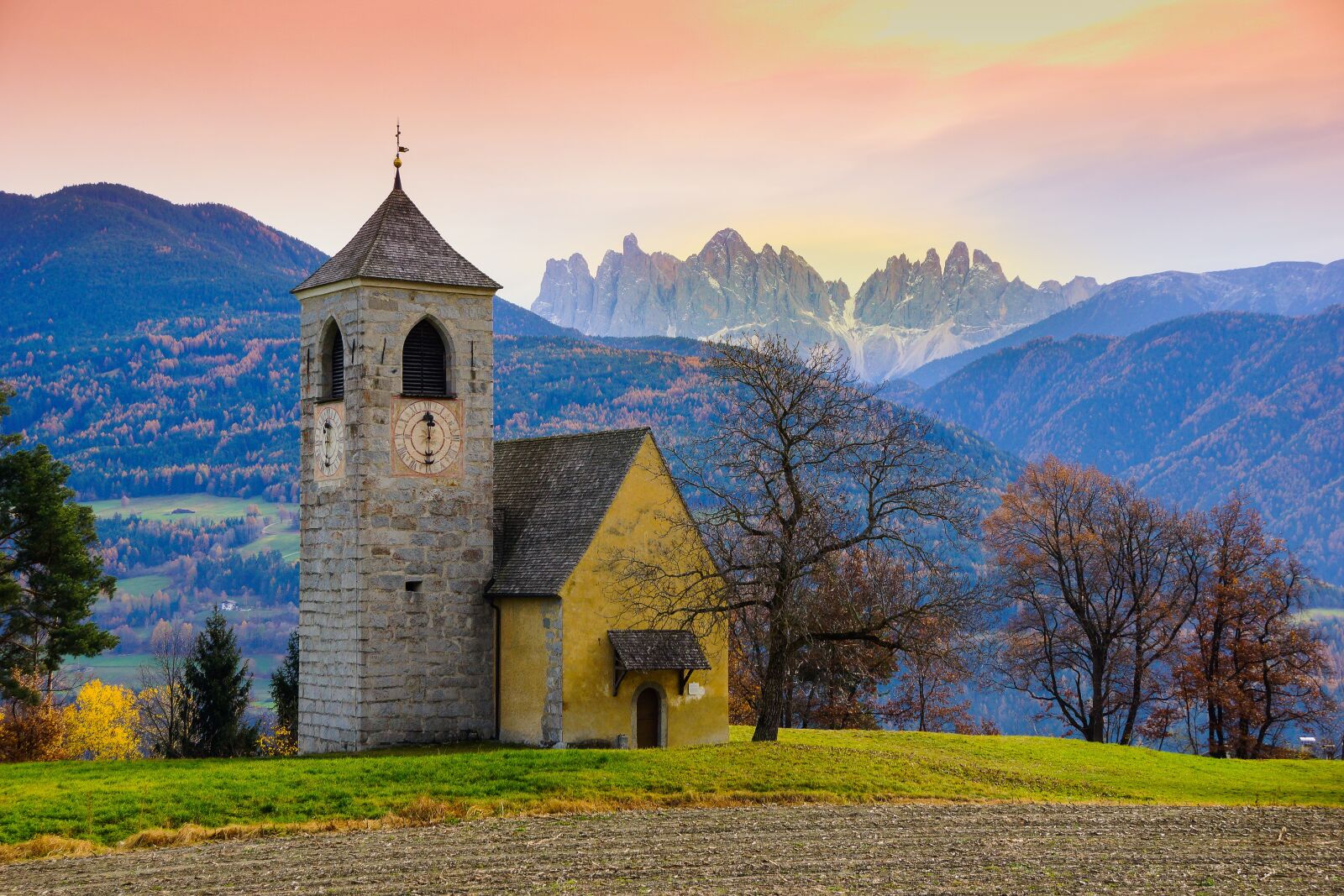 Sony DT 18-250mm F3.5-6.3 sample photo. Church, mountains, bressanone photography