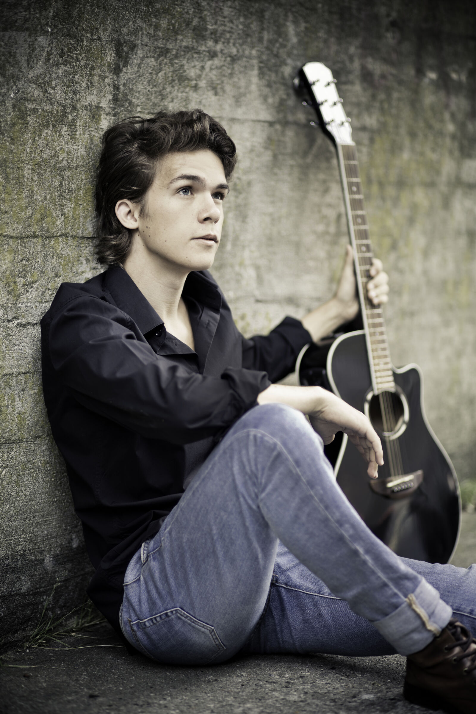 Canon EF 85mm F1.8 USM sample photo. Acoustic, guitar, adult, boy photography