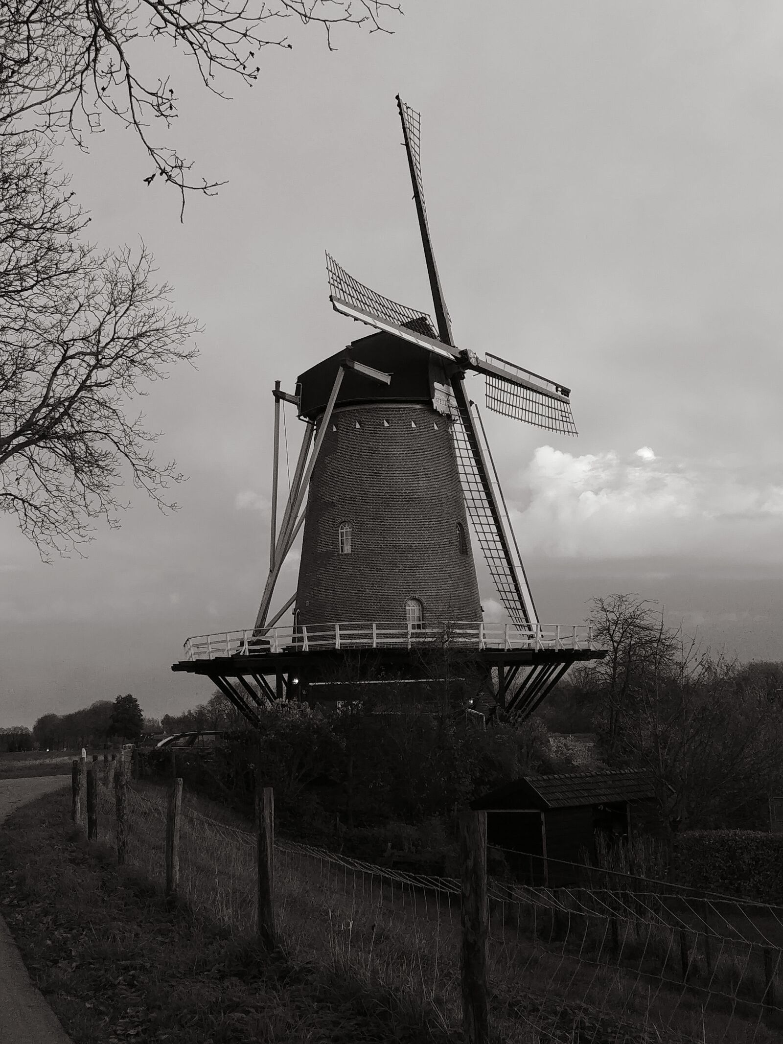 LG G6 sample photo. Black, and, white, dutch photography