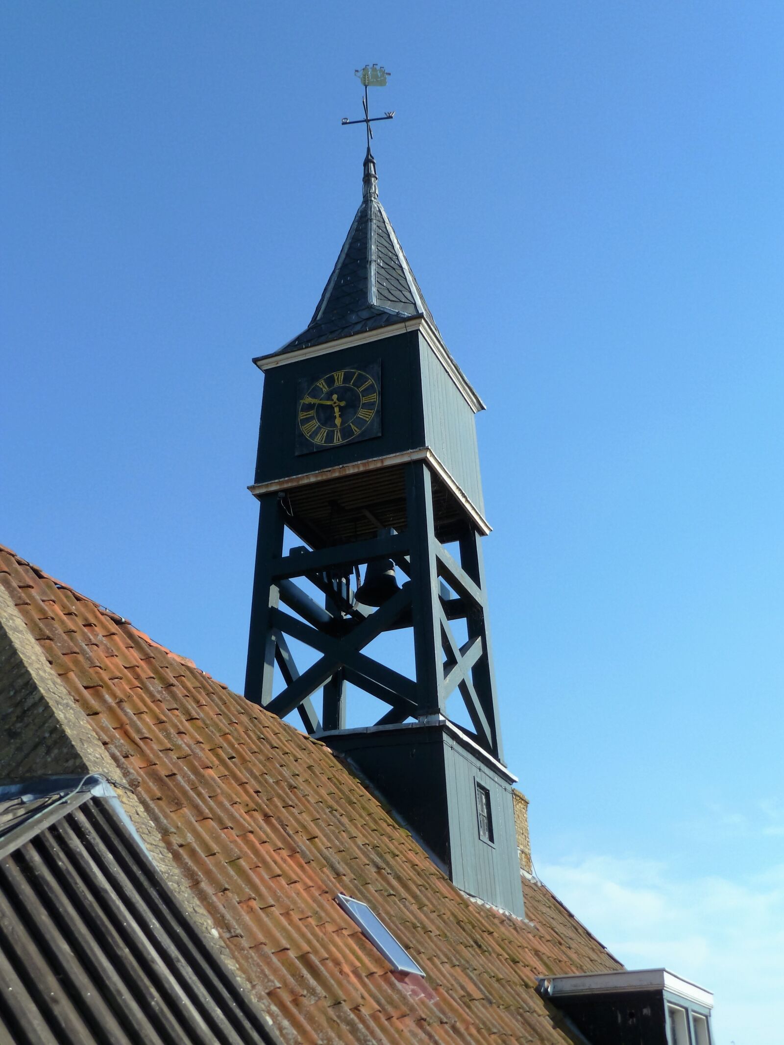 Panasonic Lumix DMC-ZS5 (Lumix DMC-TZ8) sample photo. Church tower, clock, belfry photography