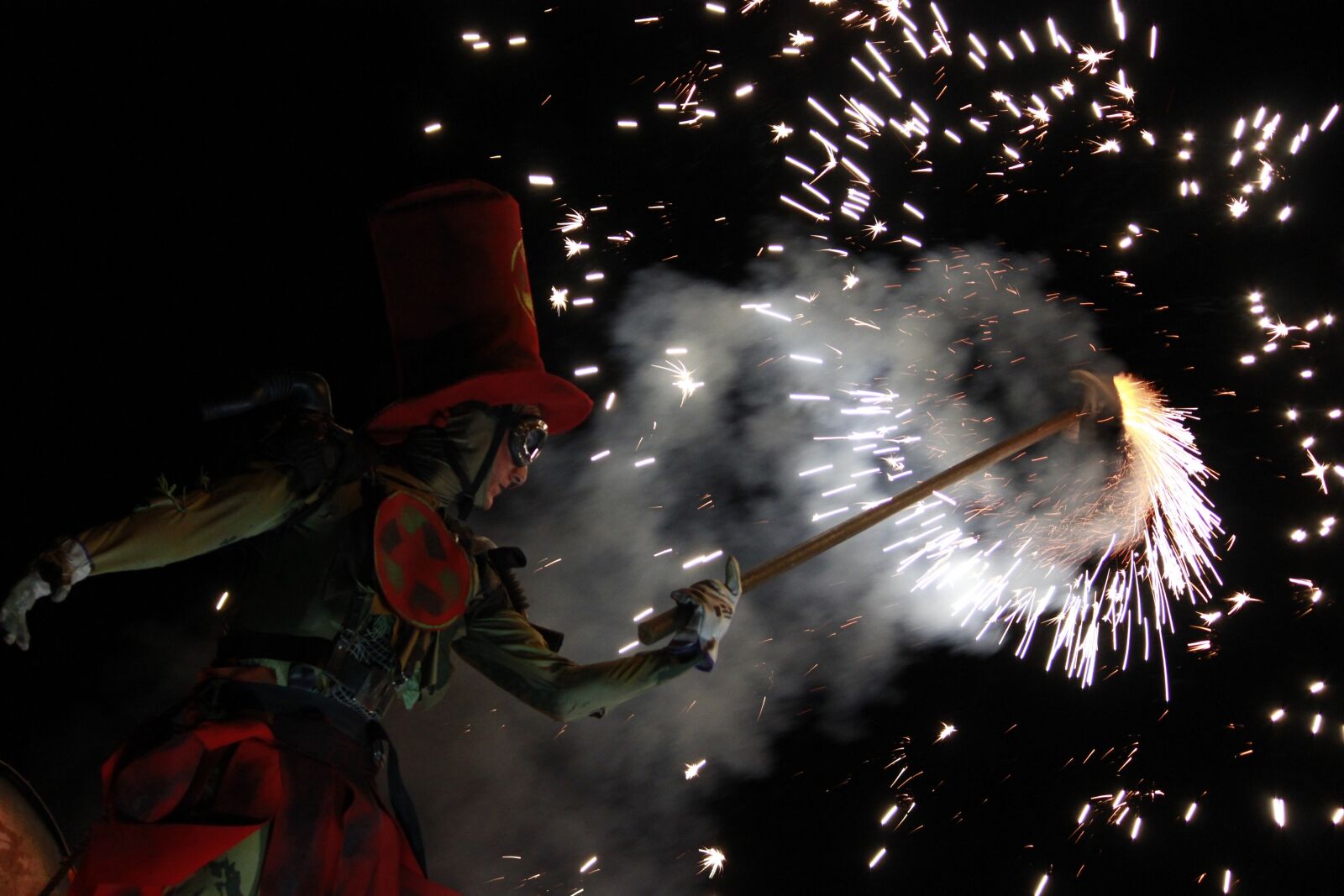 Canon EF-S 55-250mm F4-5.6 IS II sample photo. Show, bengal, sparks photography