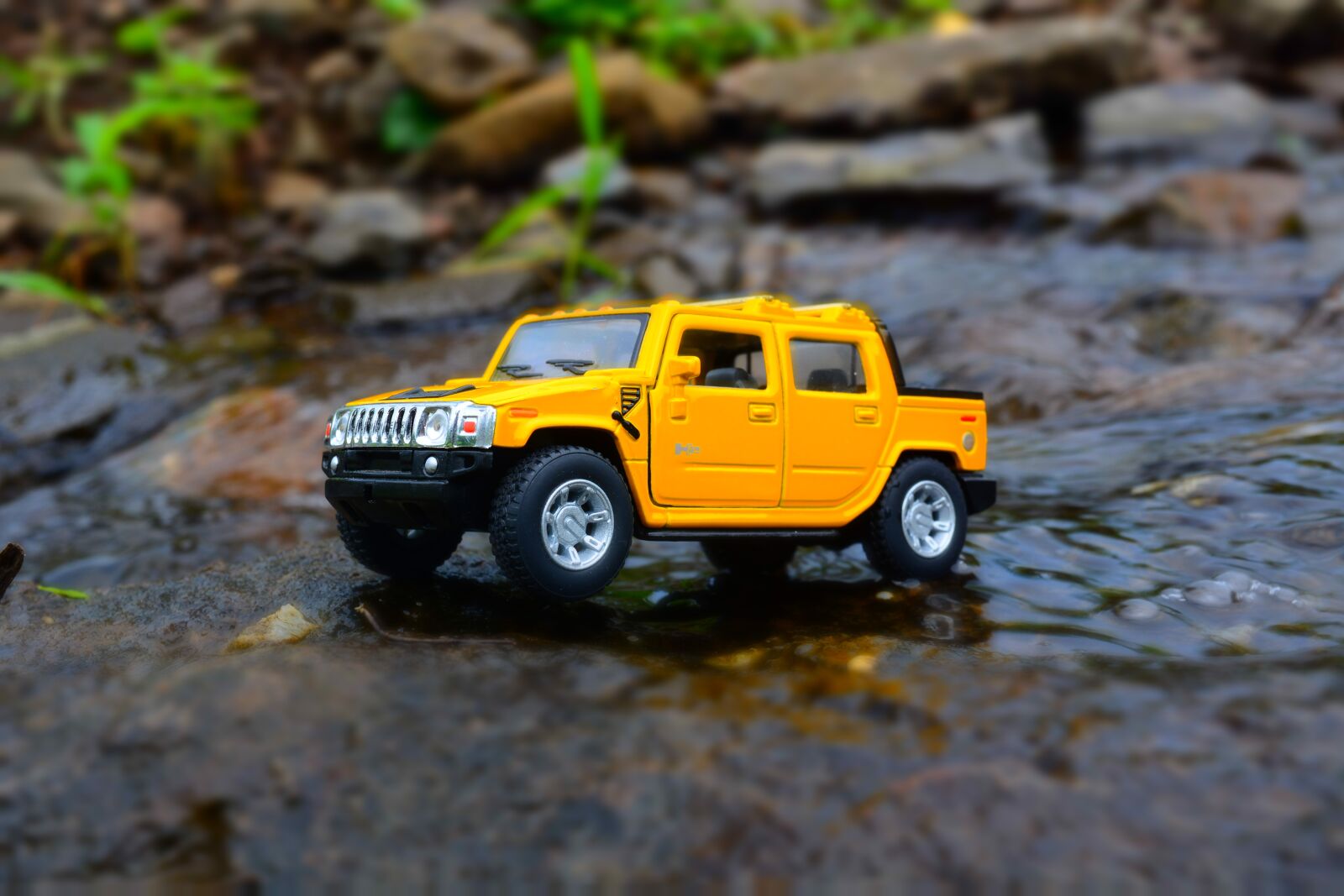 Nikon D5200 sample photo. Miniature, car, yellow photography