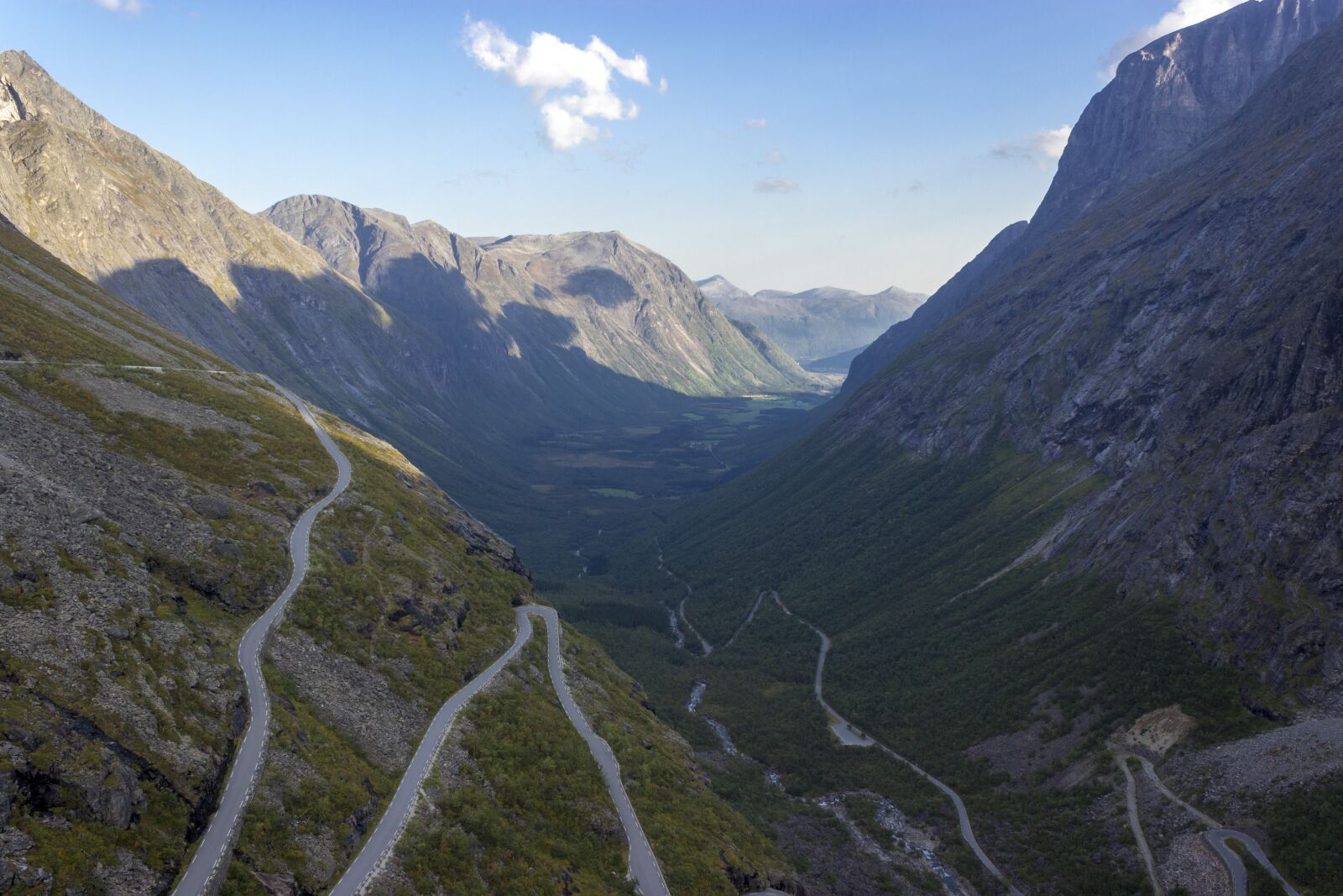 Canon EOS 600D (Rebel EOS T3i / EOS Kiss X5) sample photo. Mountains, path, landscape photography