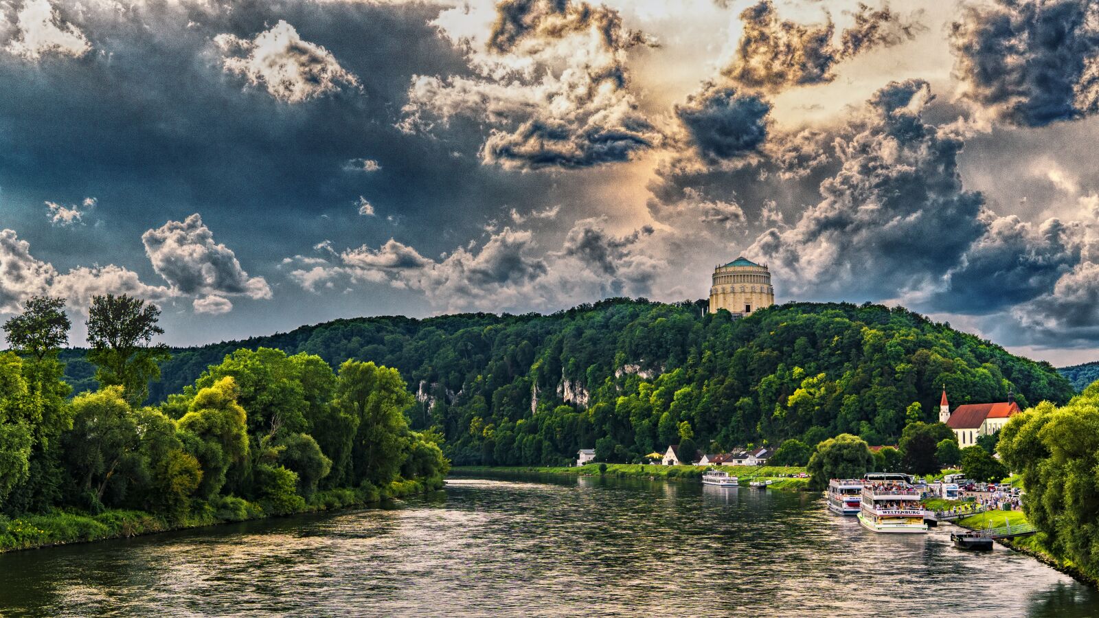 Sony a6300 + Sigma 30mm F2.8 EX DN sample photo. Befreiungshalle, kelheim, danube photography