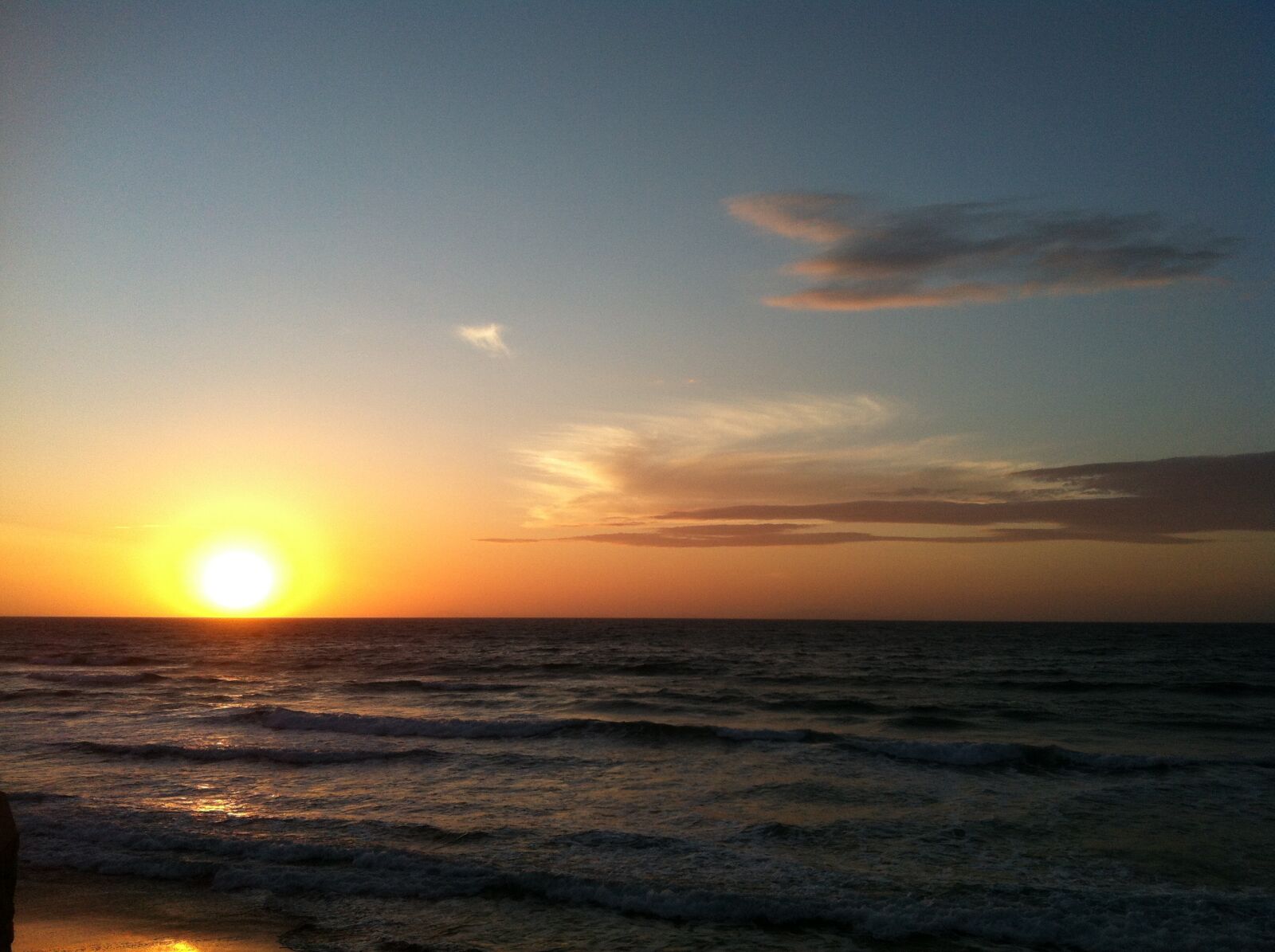 iPhone 4 back camera 3.85mm f/2.8 sample photo. Beach, sunset, sky photography