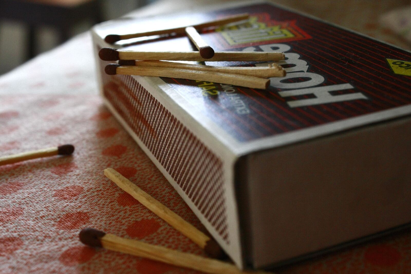 Canon EOS 1000D (EOS Digital Rebel XS / EOS Kiss F) sample photo. Flammable, box, object, carton photography