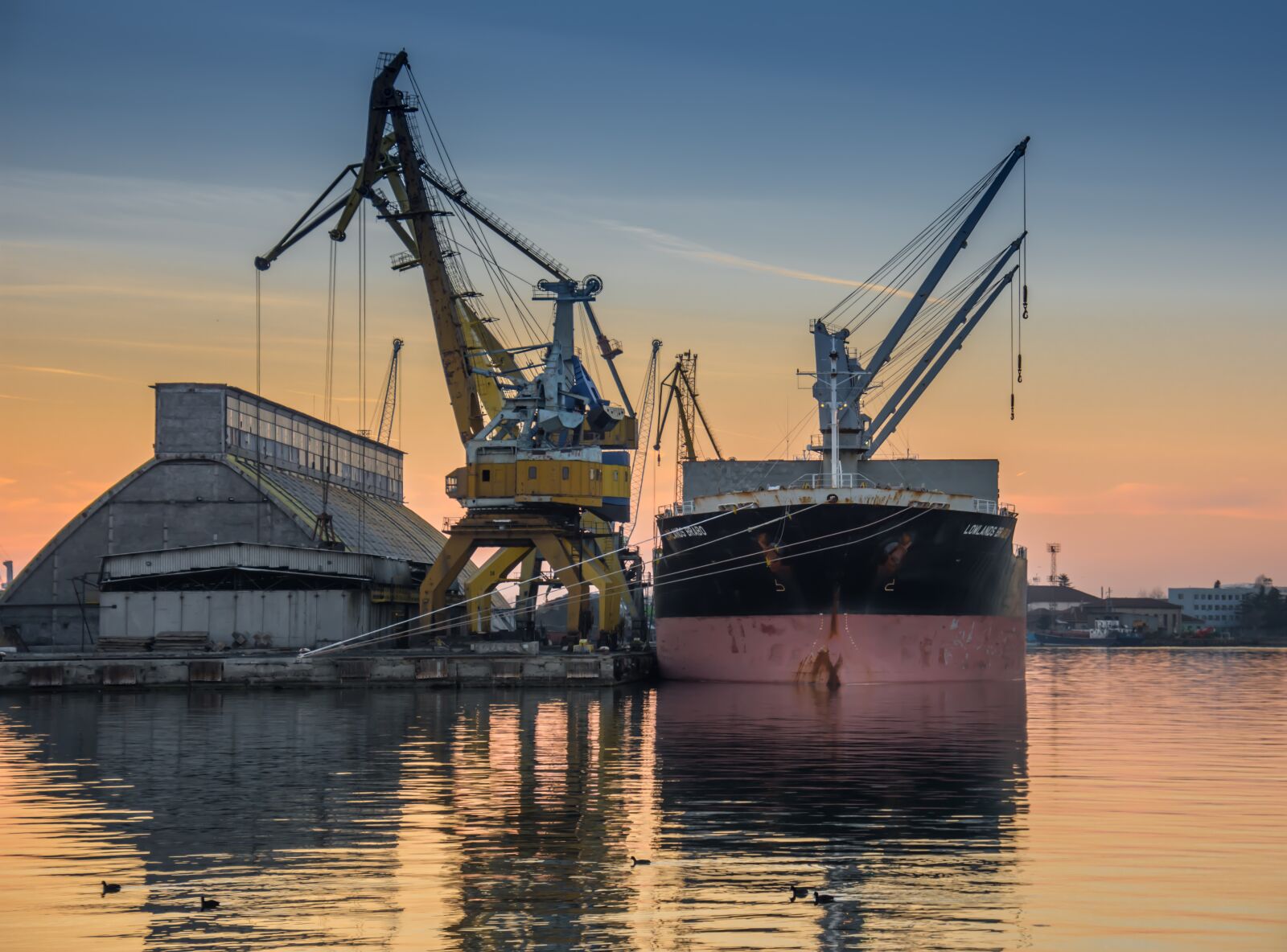 Nikon D7200 sample photo. Vessel, port, loading photography