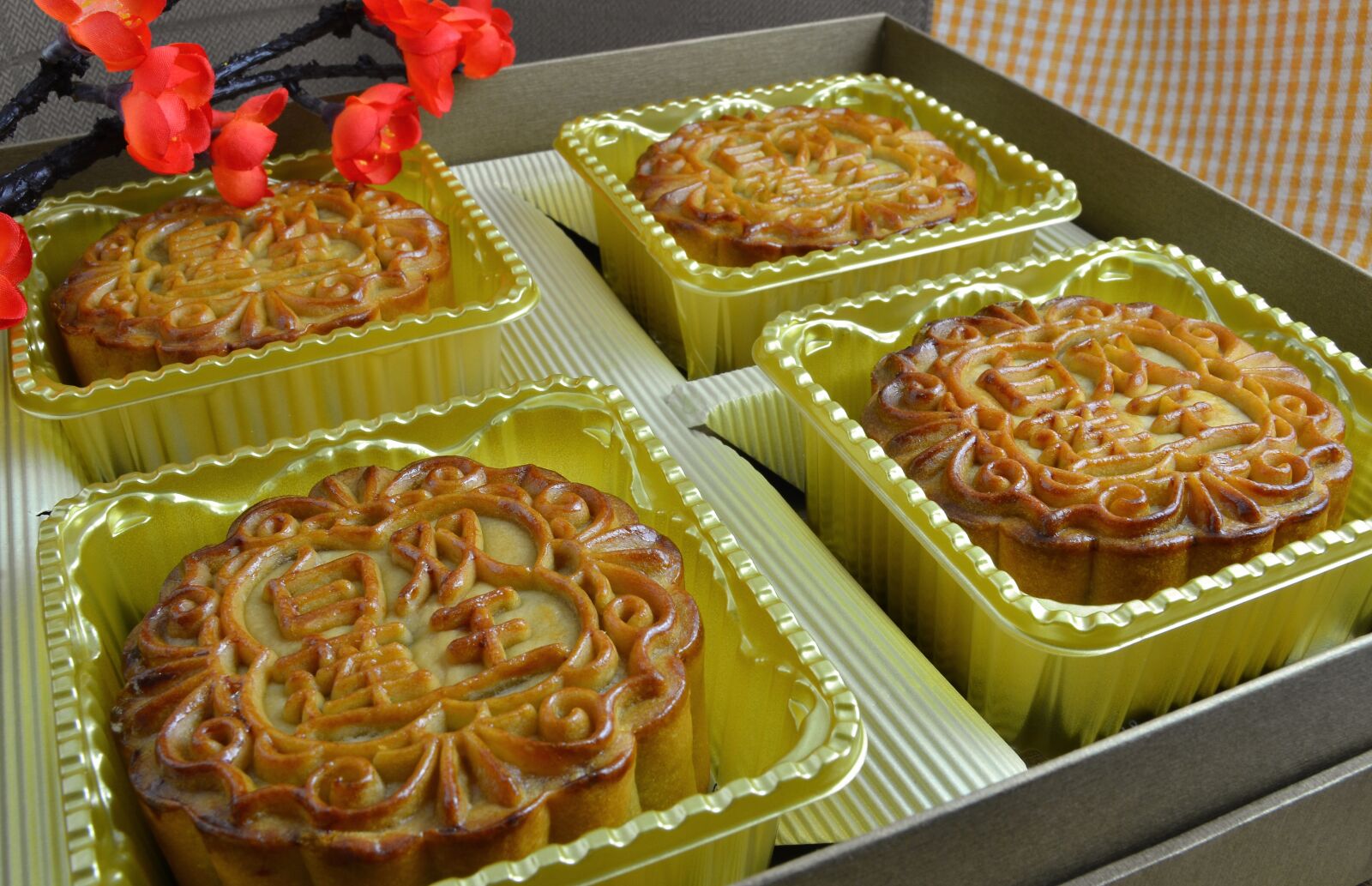 Nikon D7000 sample photo. Mooncake, mooncakes, lotus filling photography