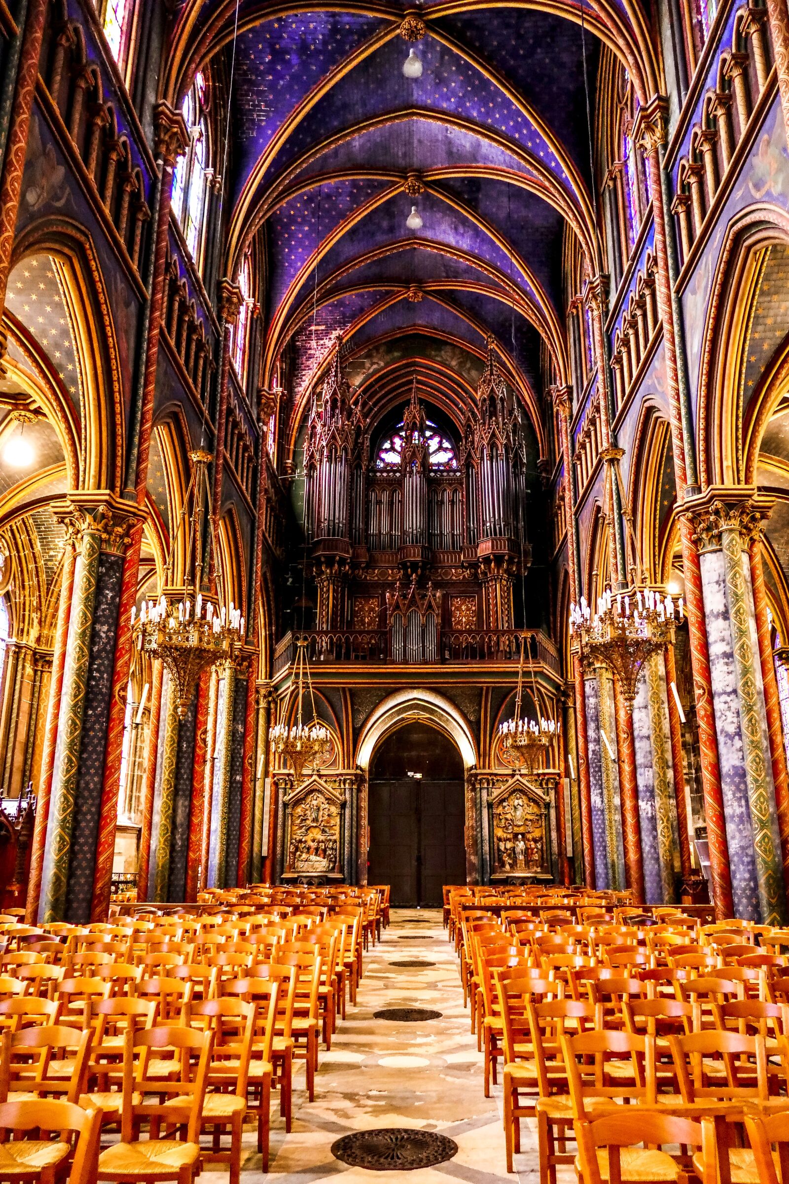 Panasonic Lumix DMC-FZ1000 sample photo. Bonsecours, cathedral, church photography
