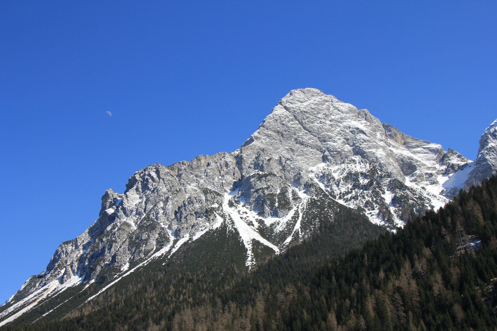 Canon EOS 550D (EOS Rebel T2i / EOS Kiss X4) sample photo. Mountains, mountain, nature photography