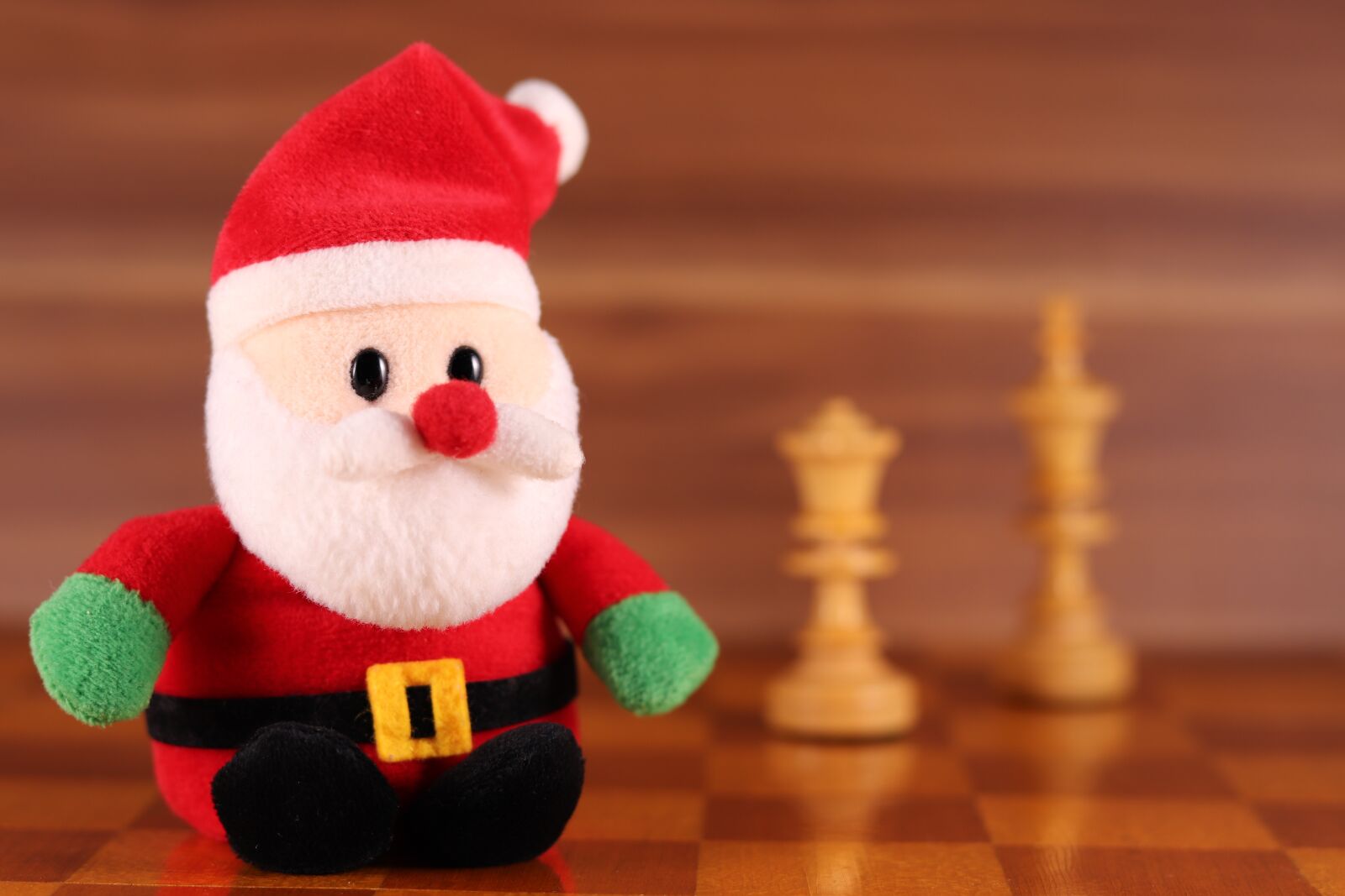 Canon EOS 800D (EOS Rebel T7i / EOS Kiss X9i) sample photo. Santa claus, chess, figure photography