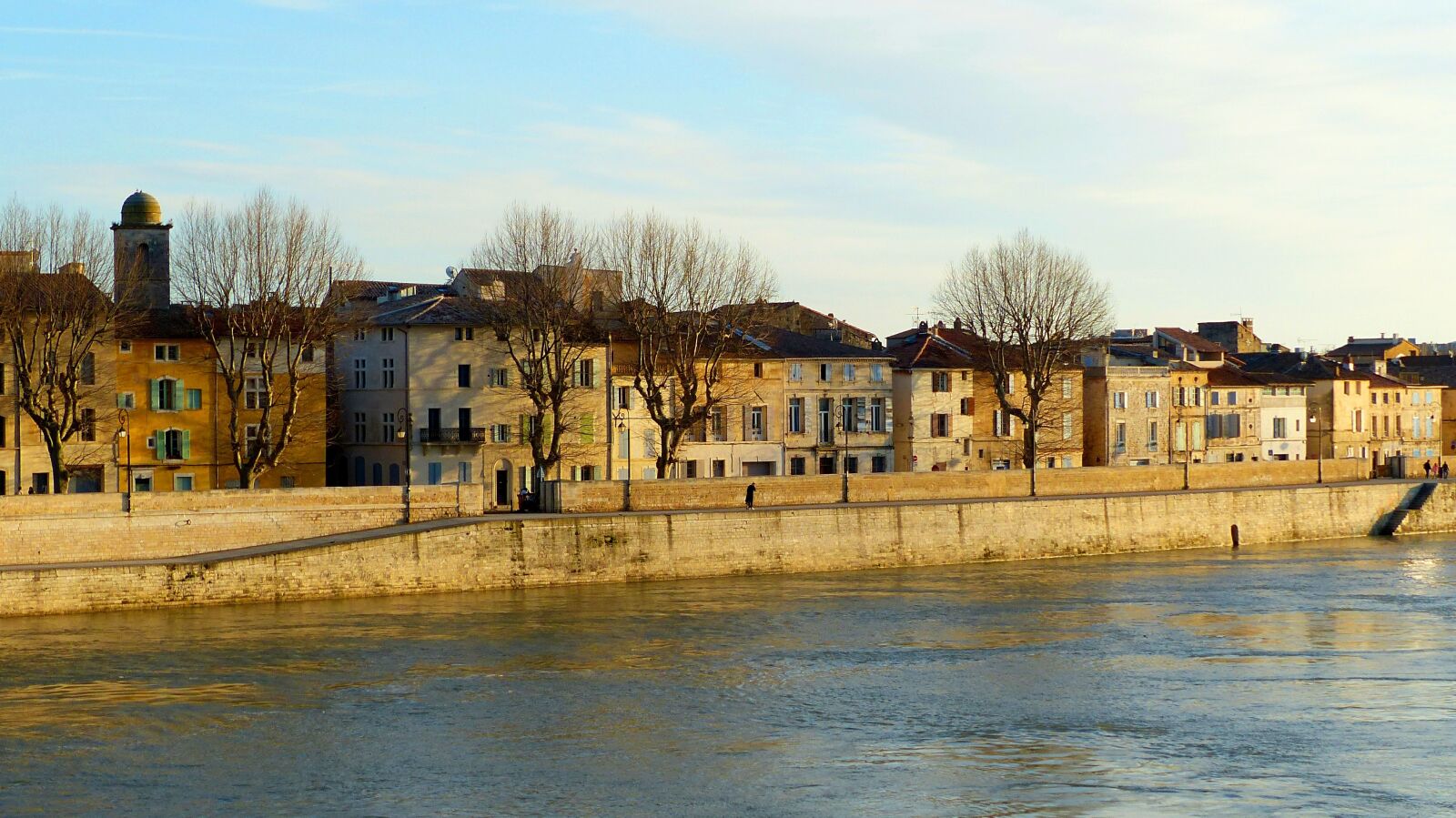 Panasonic Lumix DMC-FZ200 sample photo. Wharf, arles, river photography