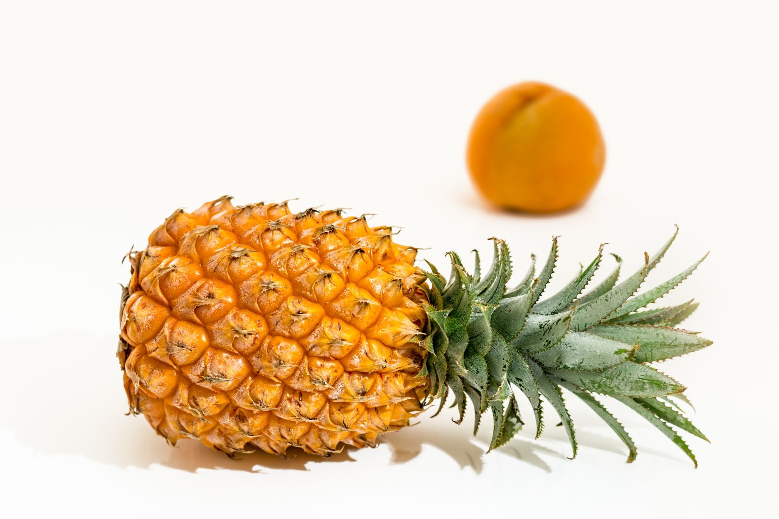 Canon EOS 70D + Canon EF 50mm F1.4 USM sample photo. Pineapple, tropical fruit, juicy photography