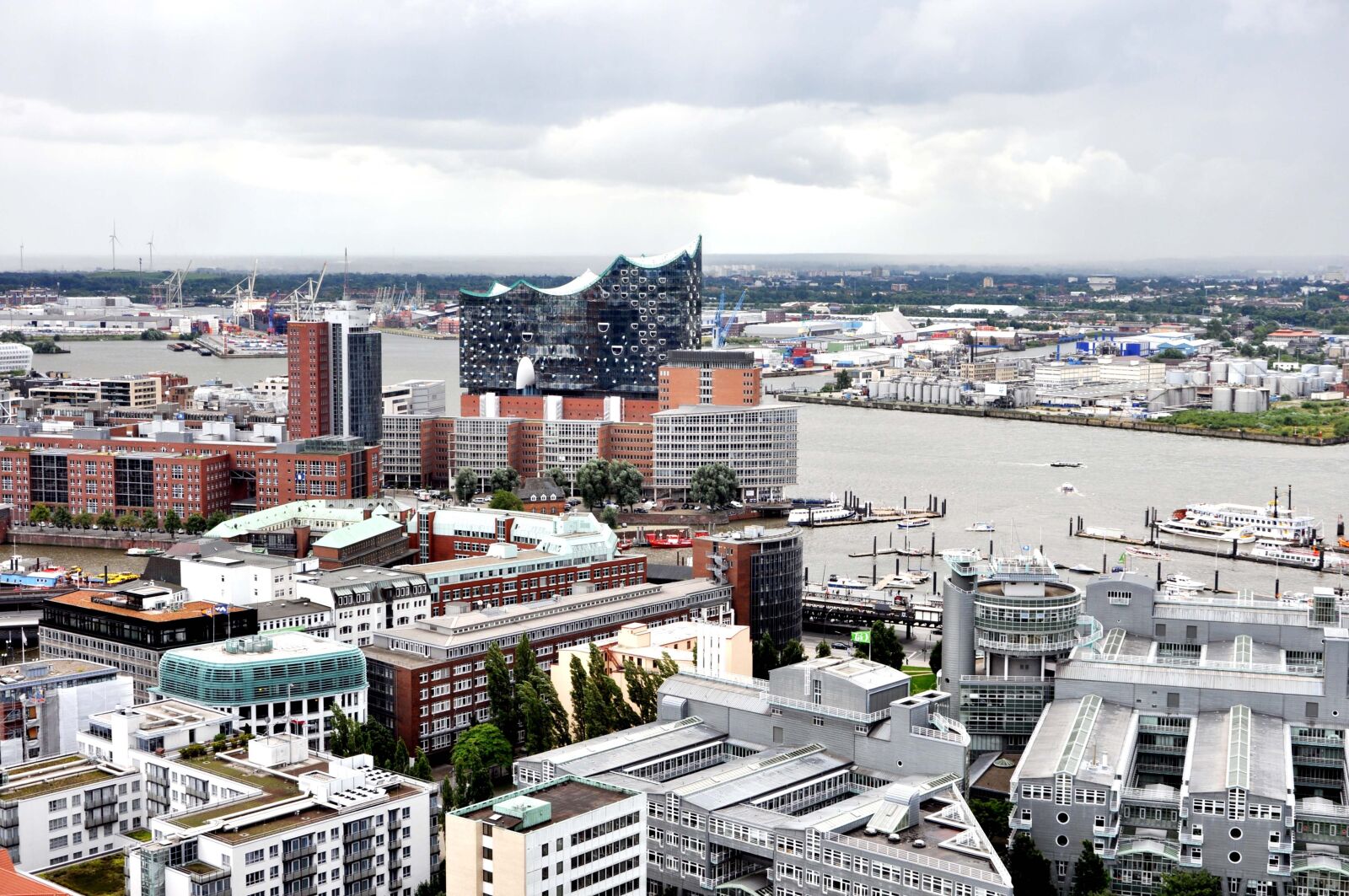 Nikon D5000 sample photo. Landungsbrücken, hamburg, michel photography