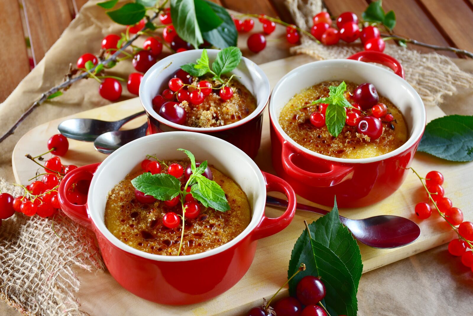 Nikon D7200 sample photo. Dessert, currants, cr me photography