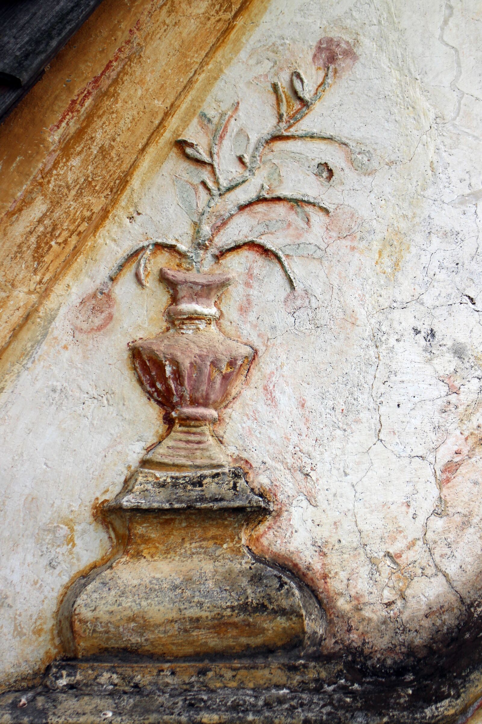 Canon EOS M sample photo. Ornament, relief, engraving photography