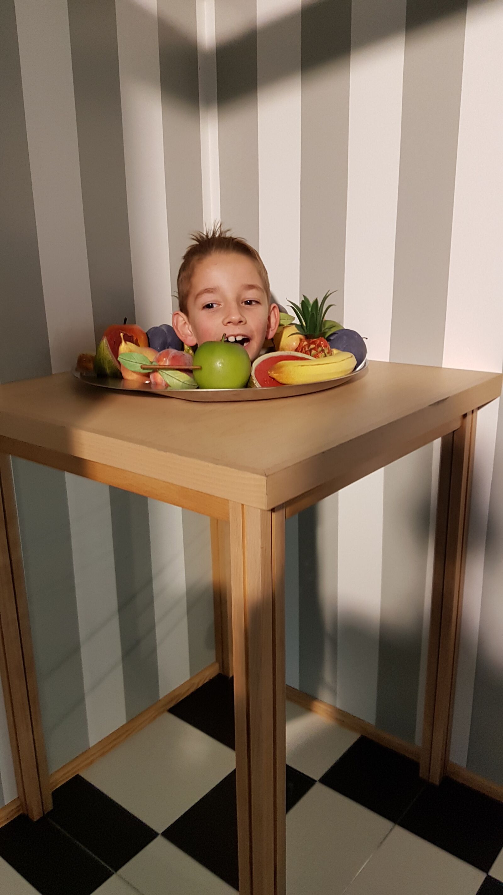 Samsung SM-G930F sample photo. Funny, fruit, humor photography