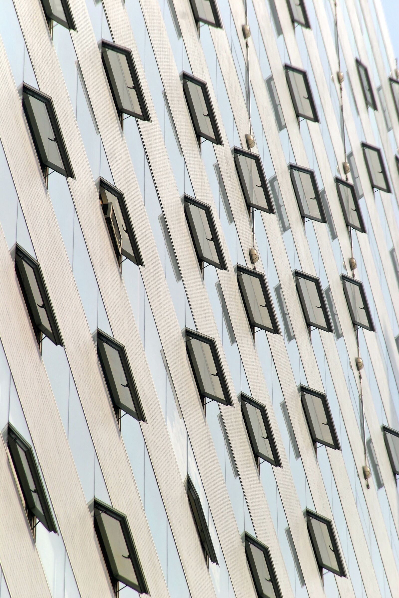 Canon EOS 10D sample photo. Facade, glass, stone photography