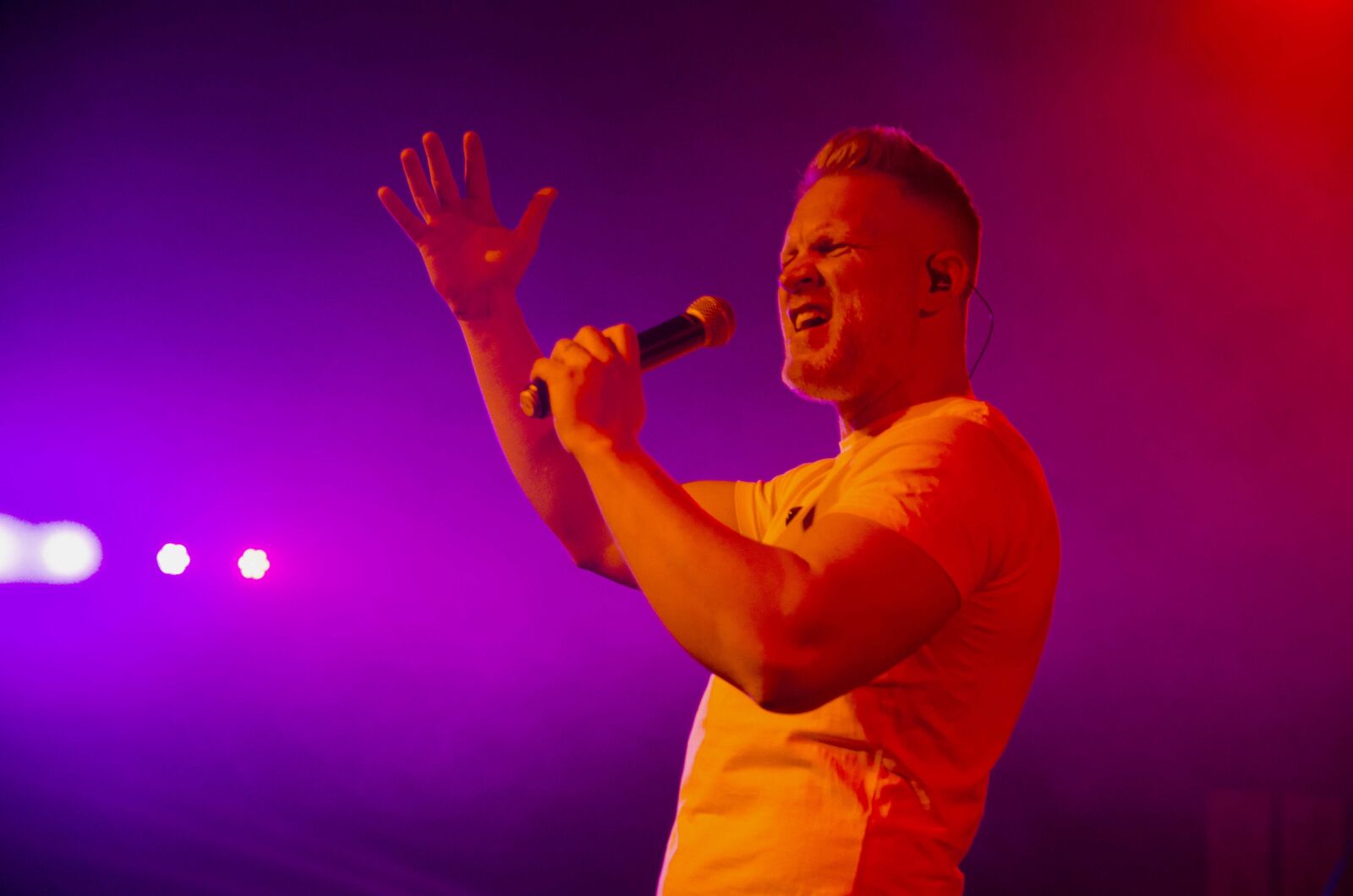 Nikon D5100 sample photo. Music, singer, concert photography