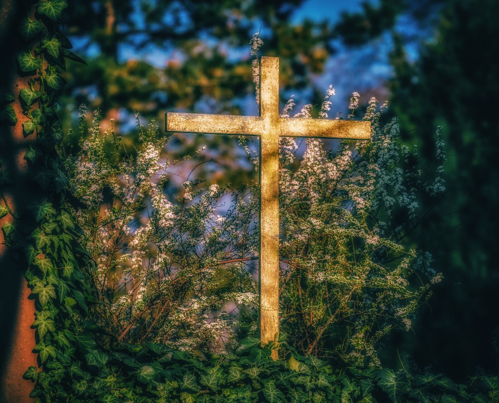 Fujifilm XF 55-200mm F3.5-4.8 R LM OIS sample photo. Cross, christianity, religion photography