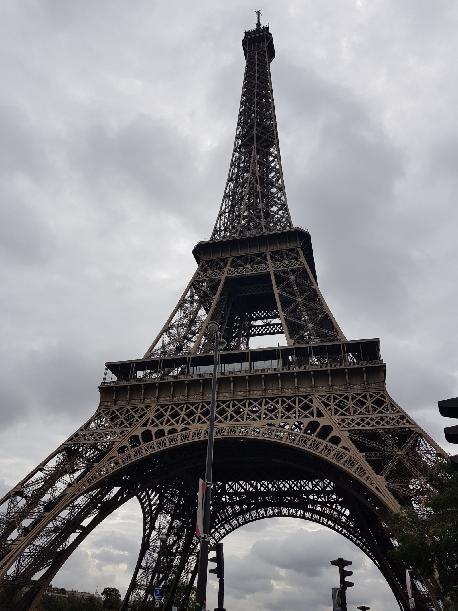 Samsung Galaxy S8+ sample photo. The eiffel tower, gray photography