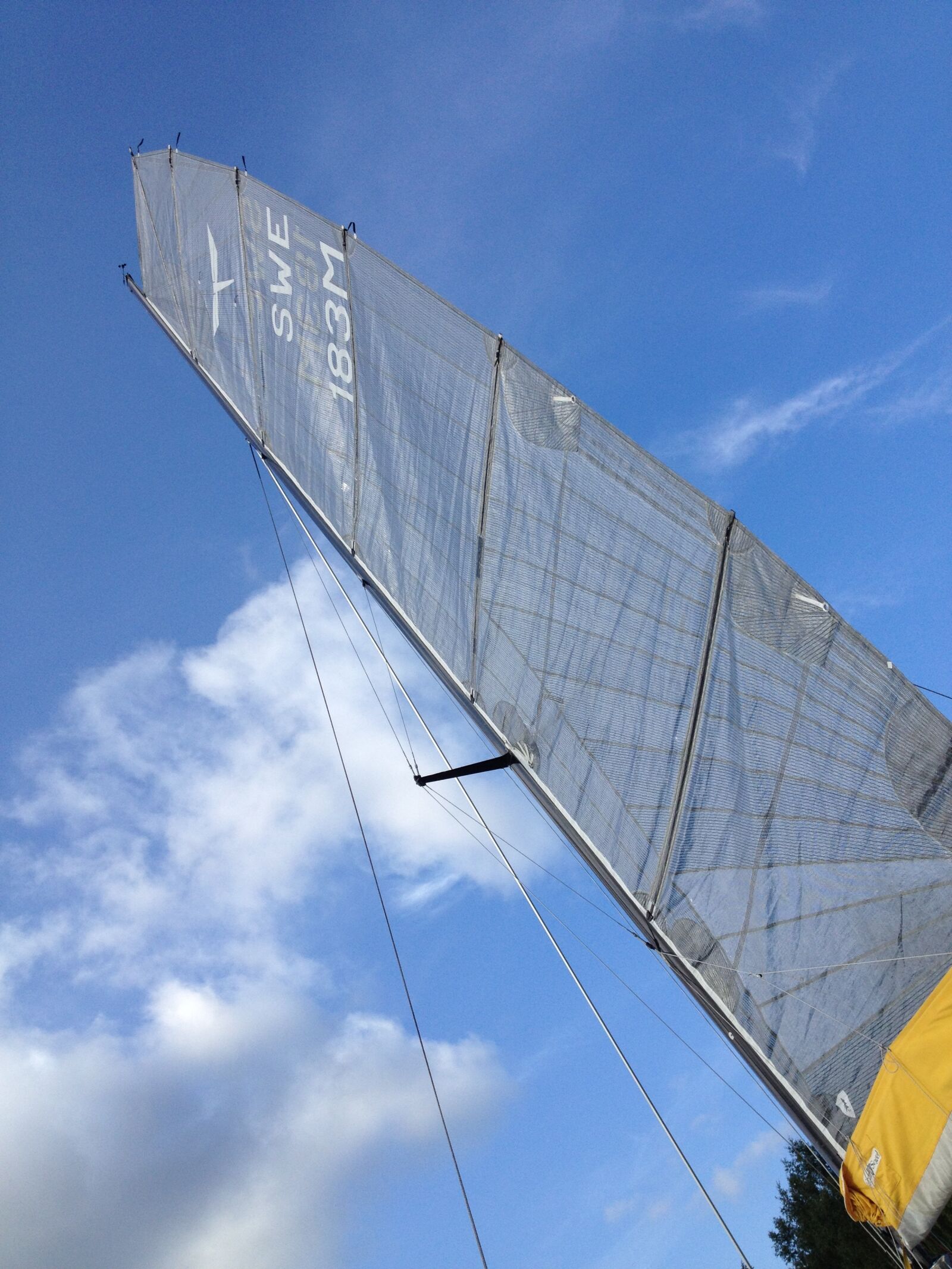 iPhone 4S back camera 4.28mm f/2.4 sample photo. Blue, sky, cloudy, sail photography