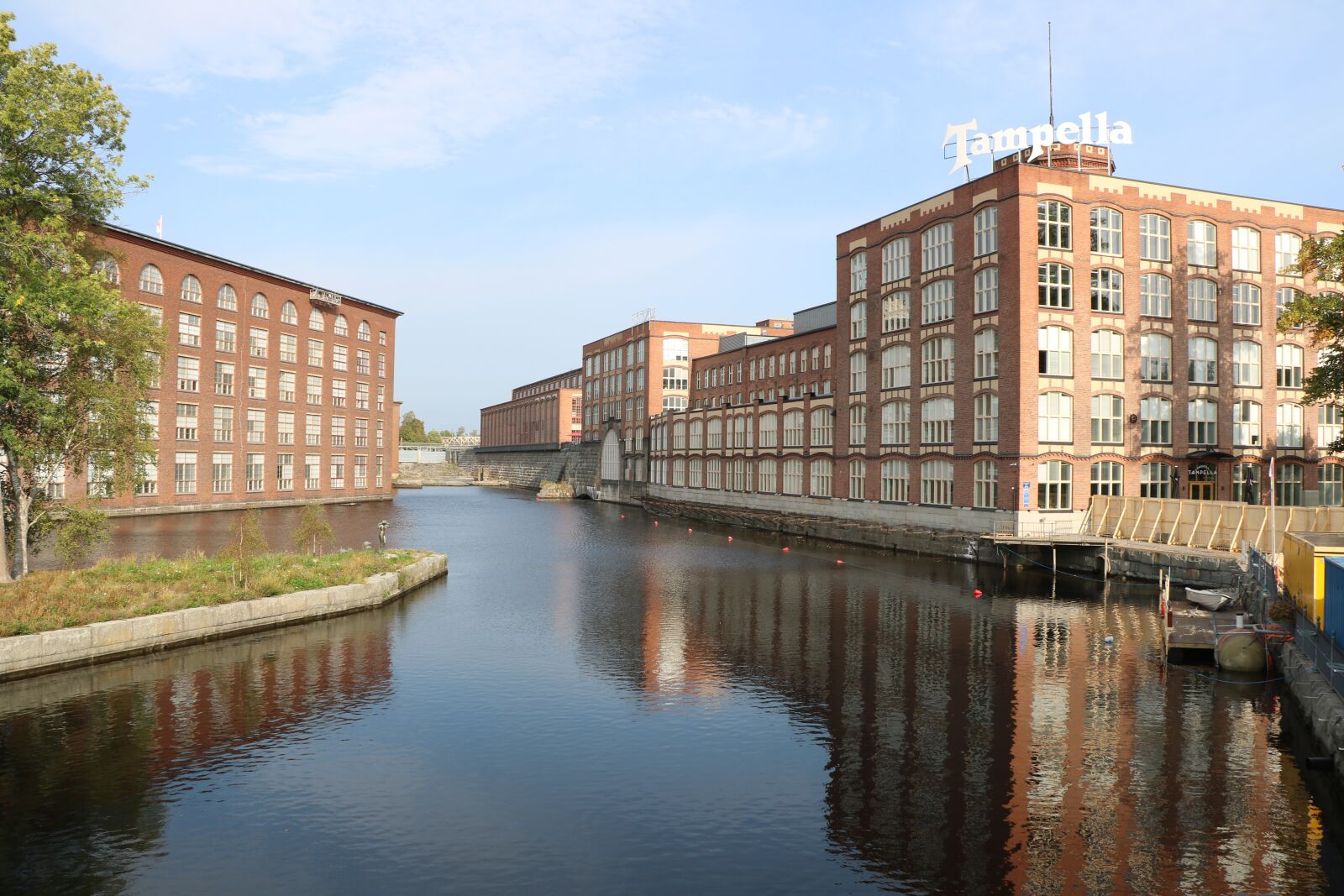 Canon EOS 750D (EOS Rebel T6i / EOS Kiss X8i) sample photo. Architecture, building, factory photography