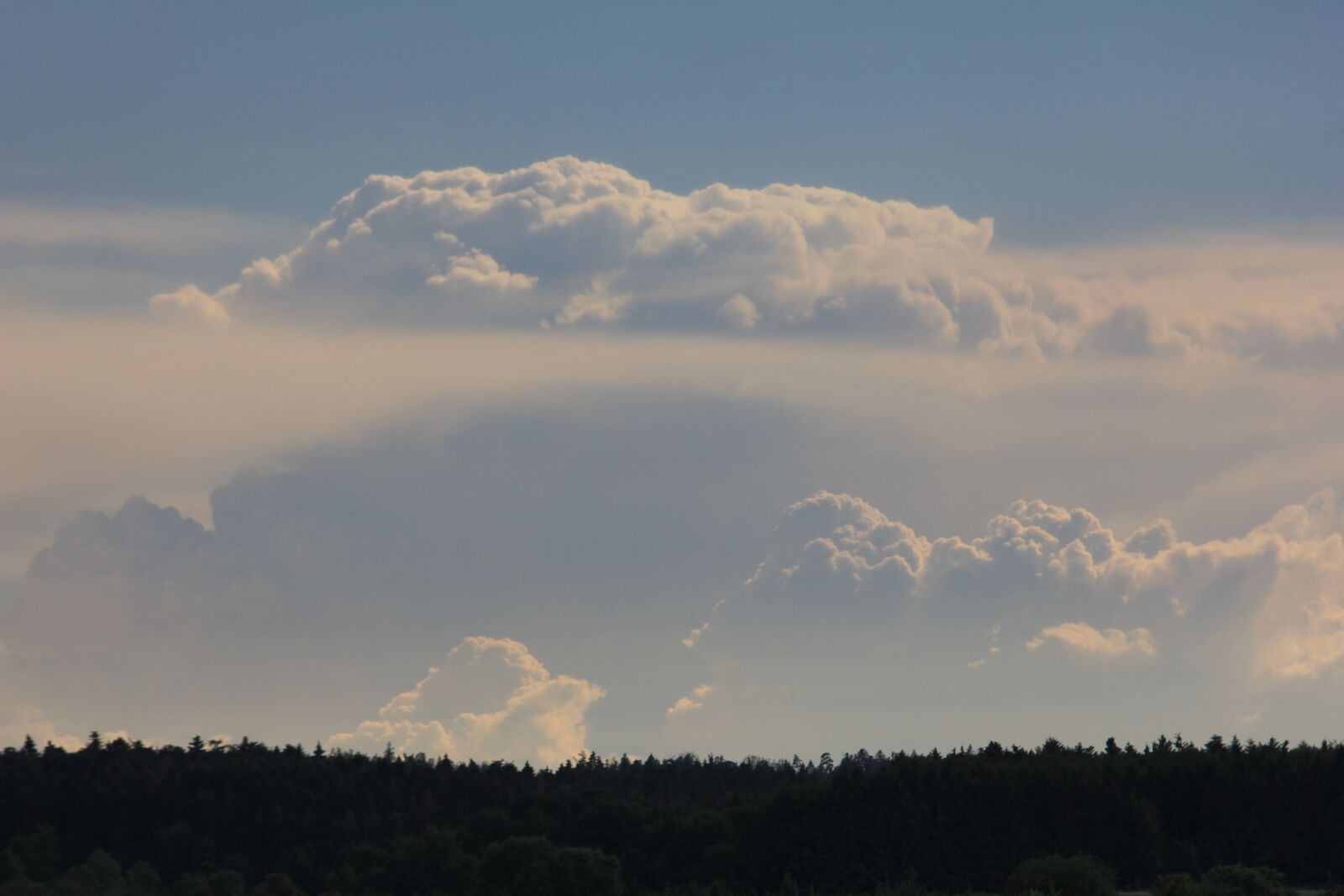 Canon EOS 550D (EOS Rebel T2i / EOS Kiss X4) sample photo. Sky, clouds, thunderstorm photography