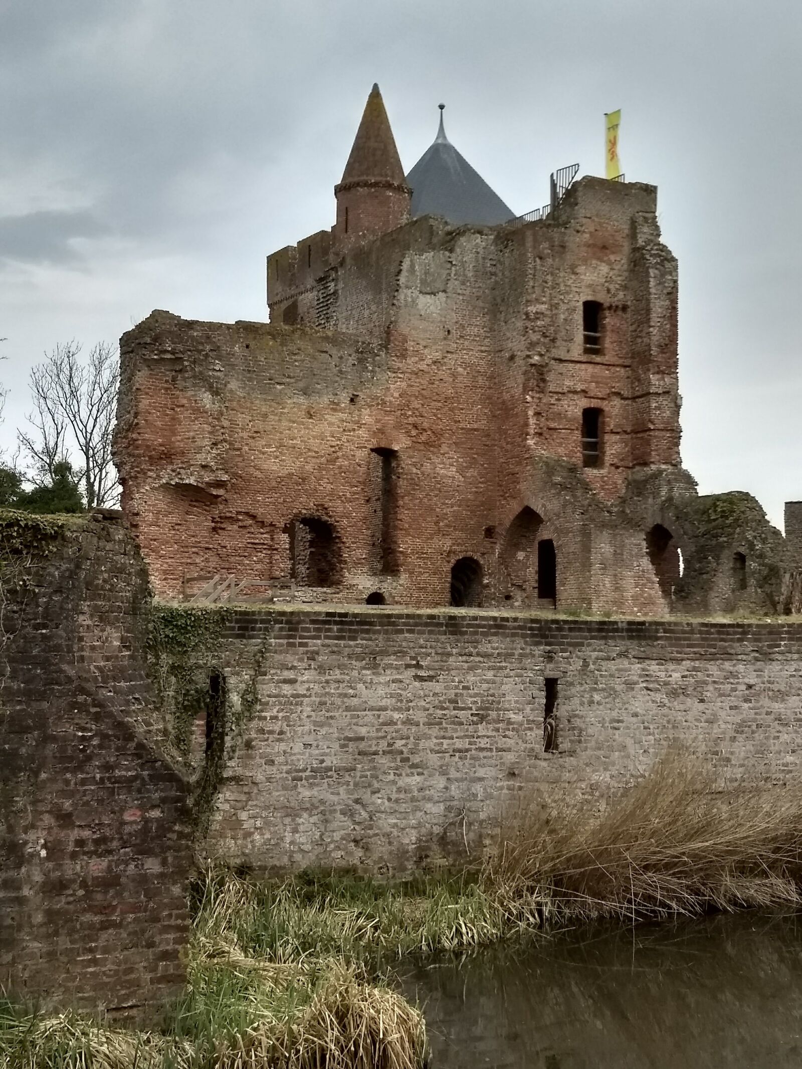 Motorola Moto G (5) Plus sample photo. Castle, ruin, old photography