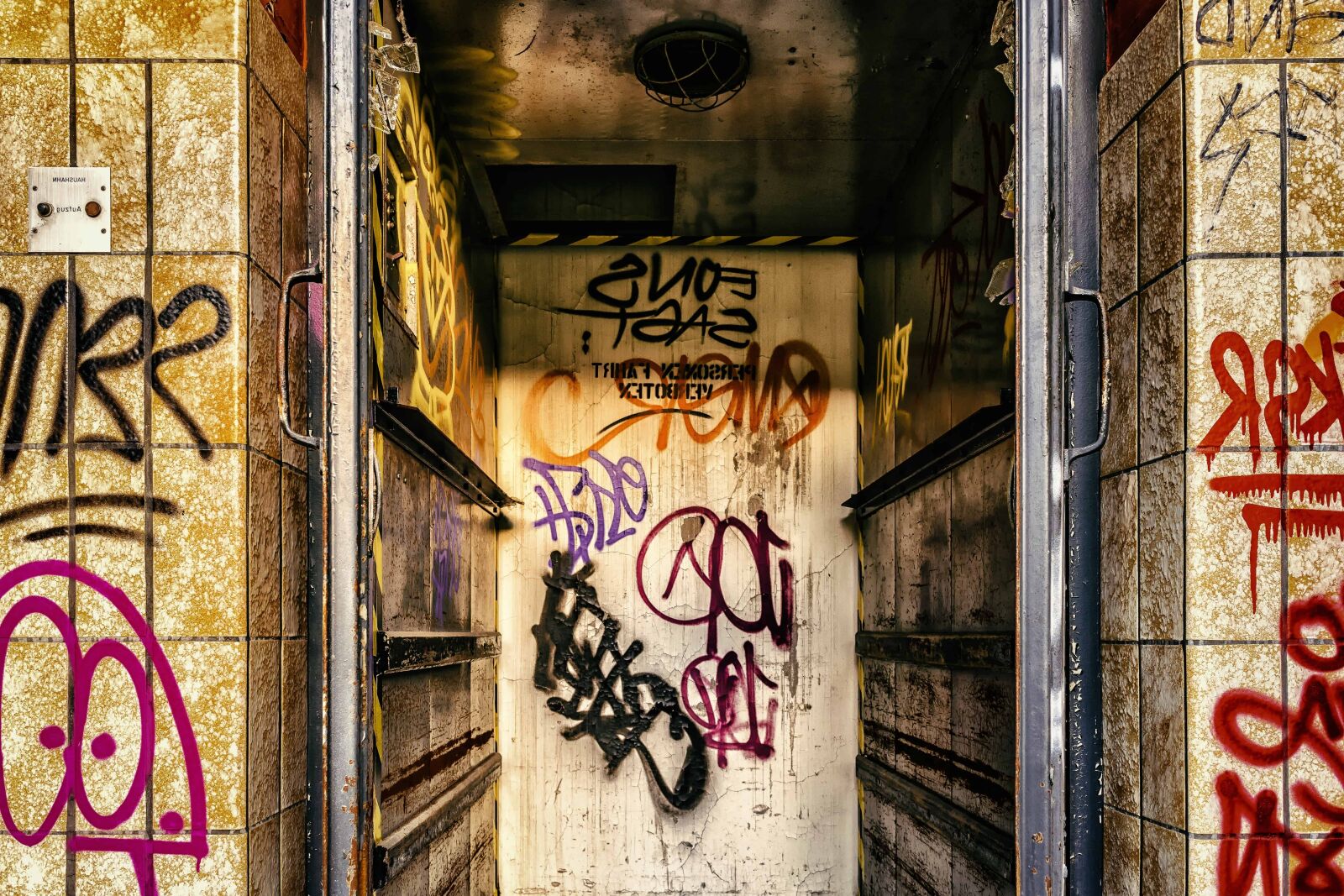 Nikon D3300 sample photo. Art, architecture, graffiti, urban photography