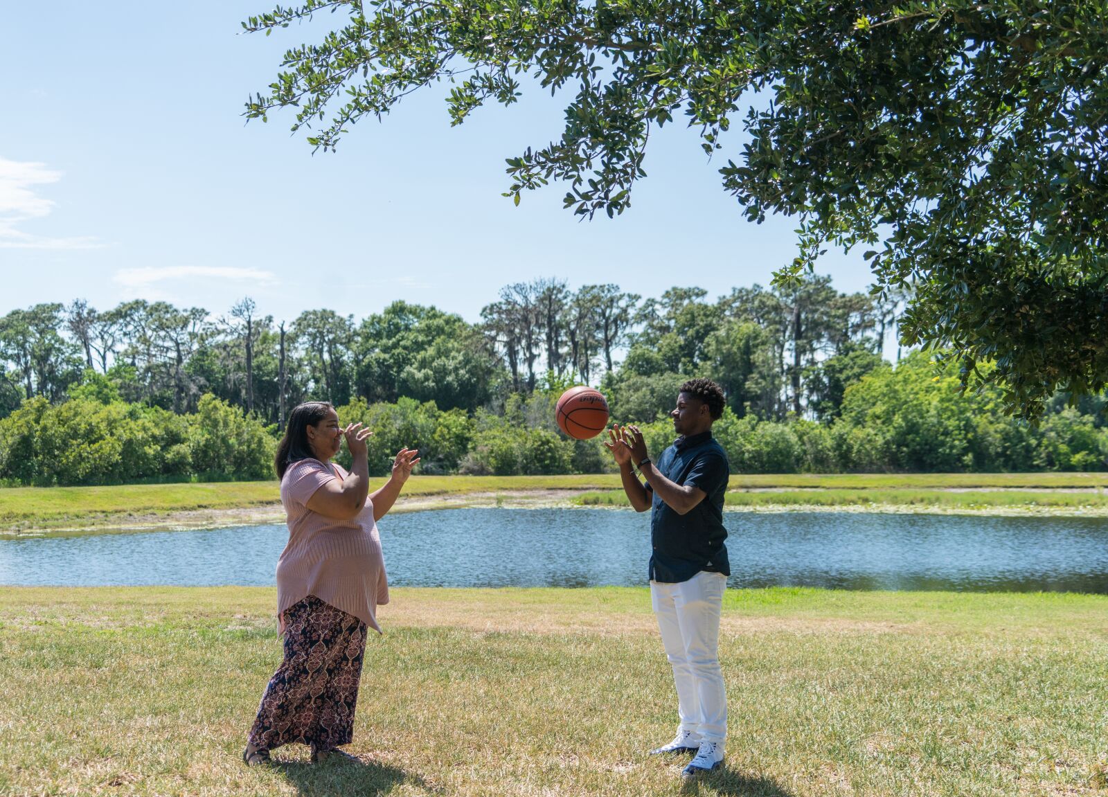 Sony a7R II + Sony FE 24-240mm F3.5-6.3 OSS sample photo. Woman, man, mother photography