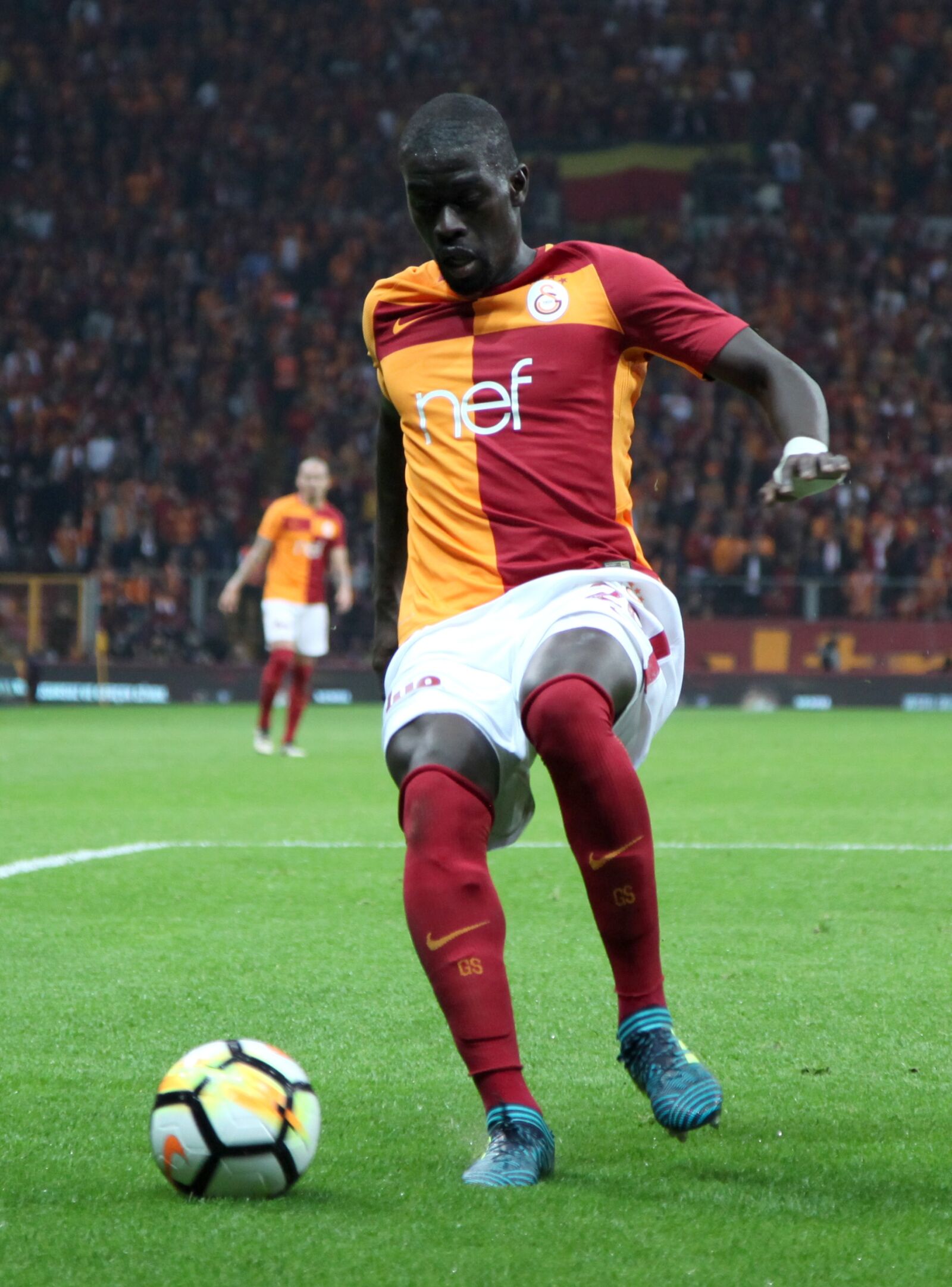 Canon EOS 5D Mark II sample photo. Galatasaray, fans, football photography