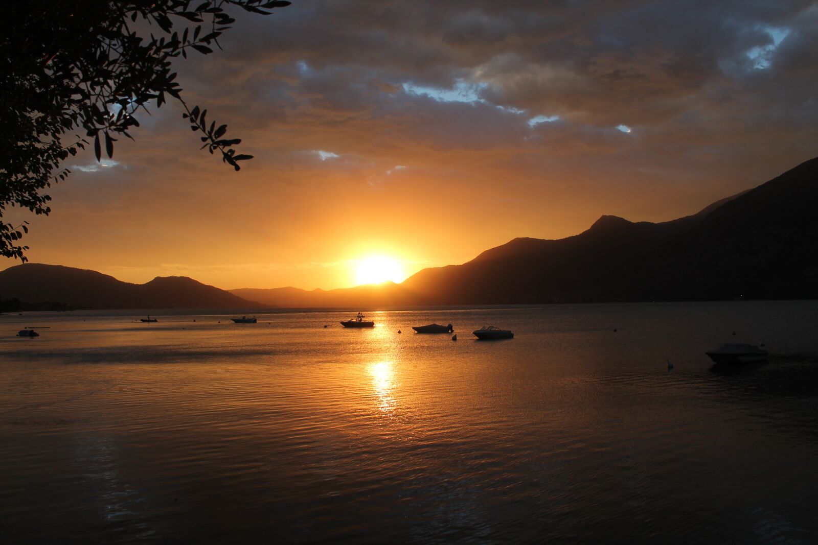 Canon EOS 1100D (EOS Rebel T3 / EOS Kiss X50) sample photo. Lake, boat, clouds photography