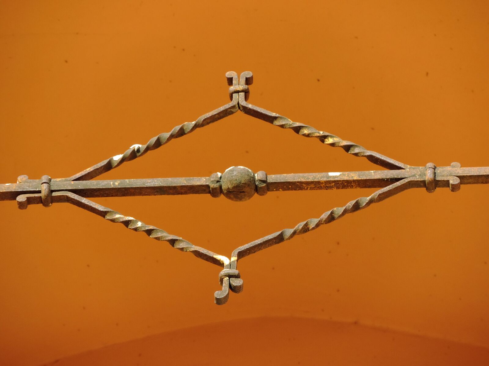 Nikon Coolpix P520 sample photo. Art, cast iron, steel photography