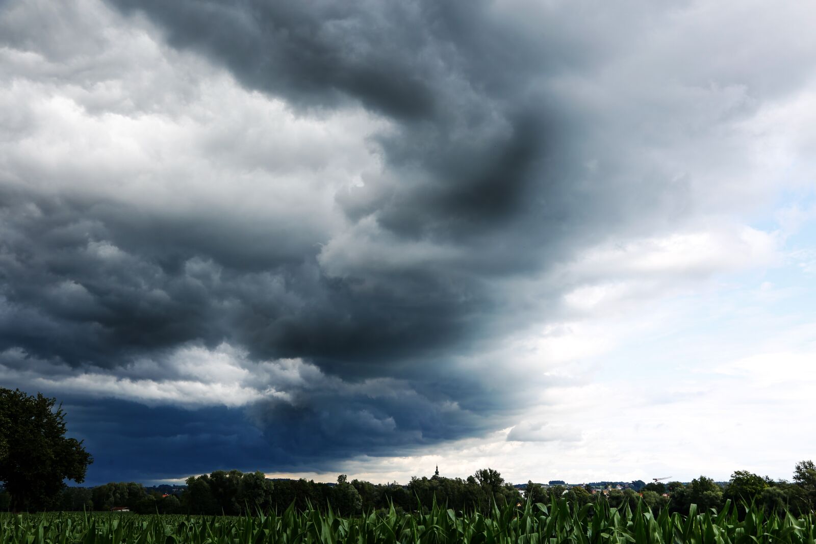 Canon EF 24-105mm F4L IS USM sample photo. Clouds, weather, sky photography
