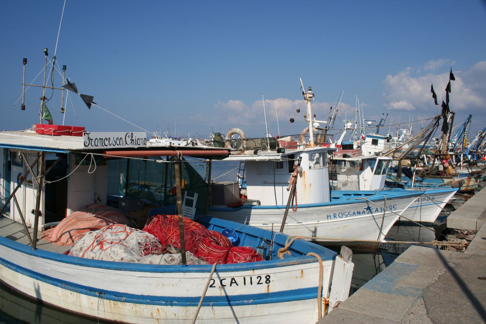 Canon EOS 350D (EOS Digital Rebel XT / EOS Kiss Digital N) sample photo. Boats, port, marina photography