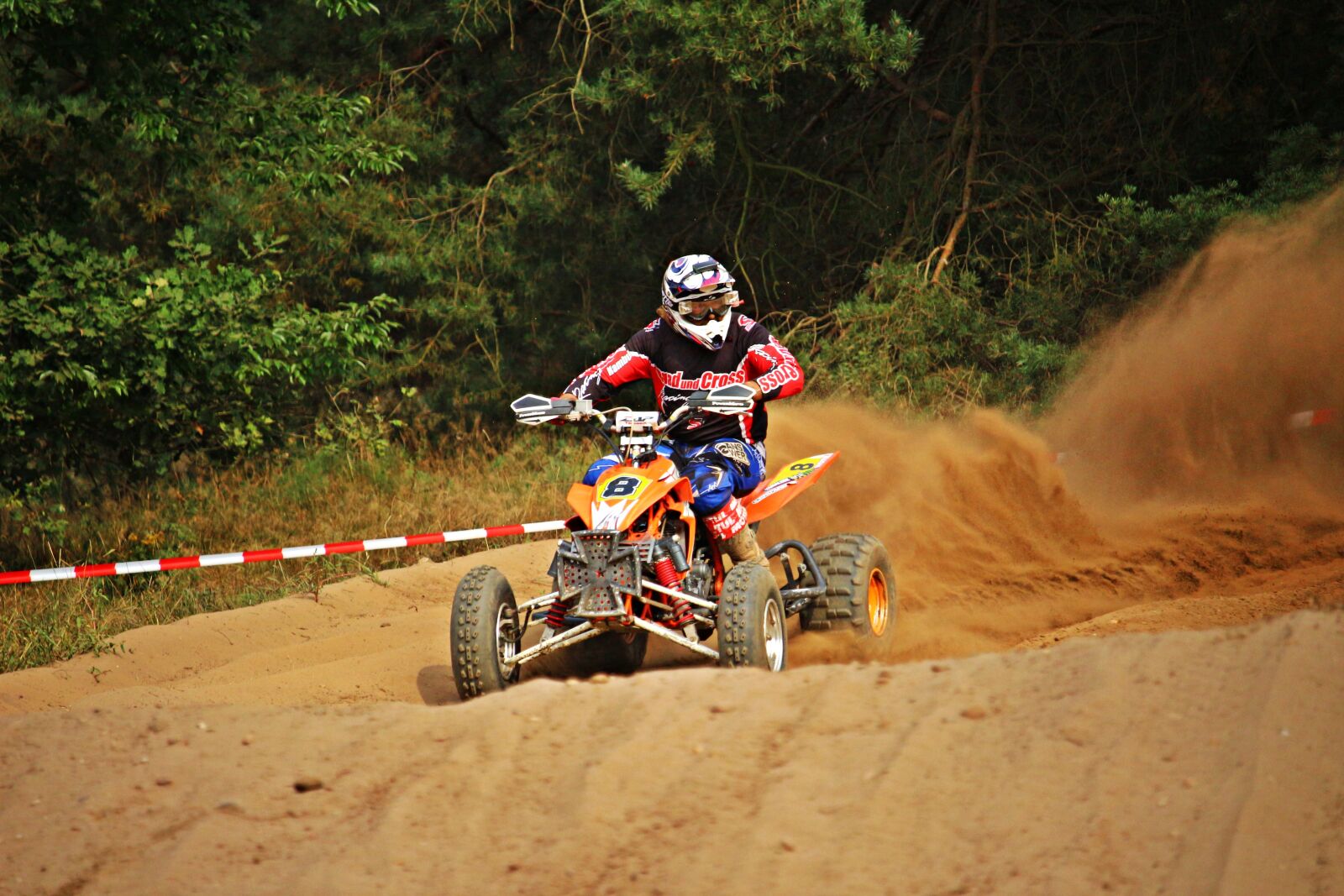Canon EOS 100D (EOS Rebel SL1 / EOS Kiss X7) sample photo. Cross, quad, race photography