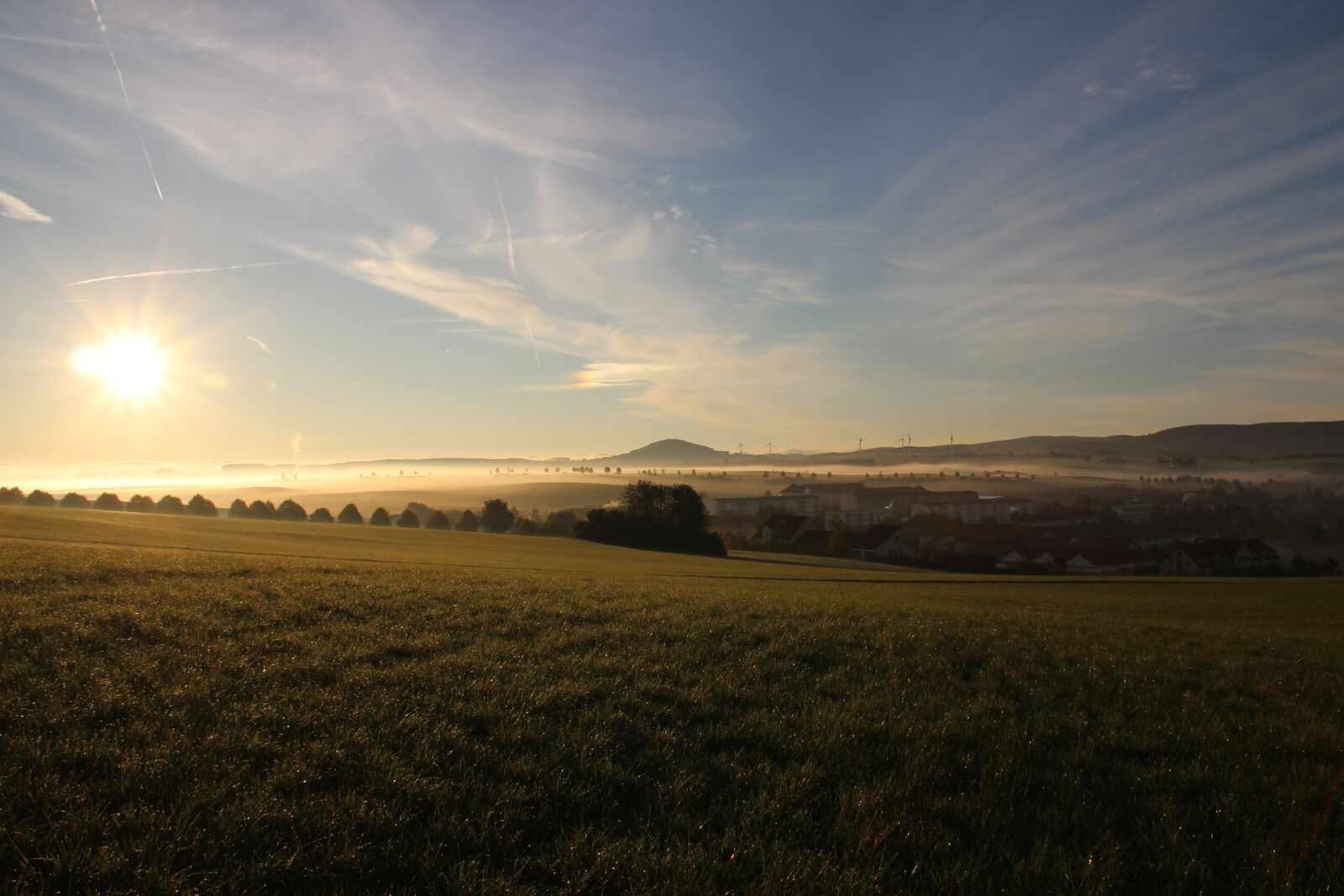 Canon EOS 600D (Rebel EOS T3i / EOS Kiss X5) sample photo. Autumn, fog, sunrise photography