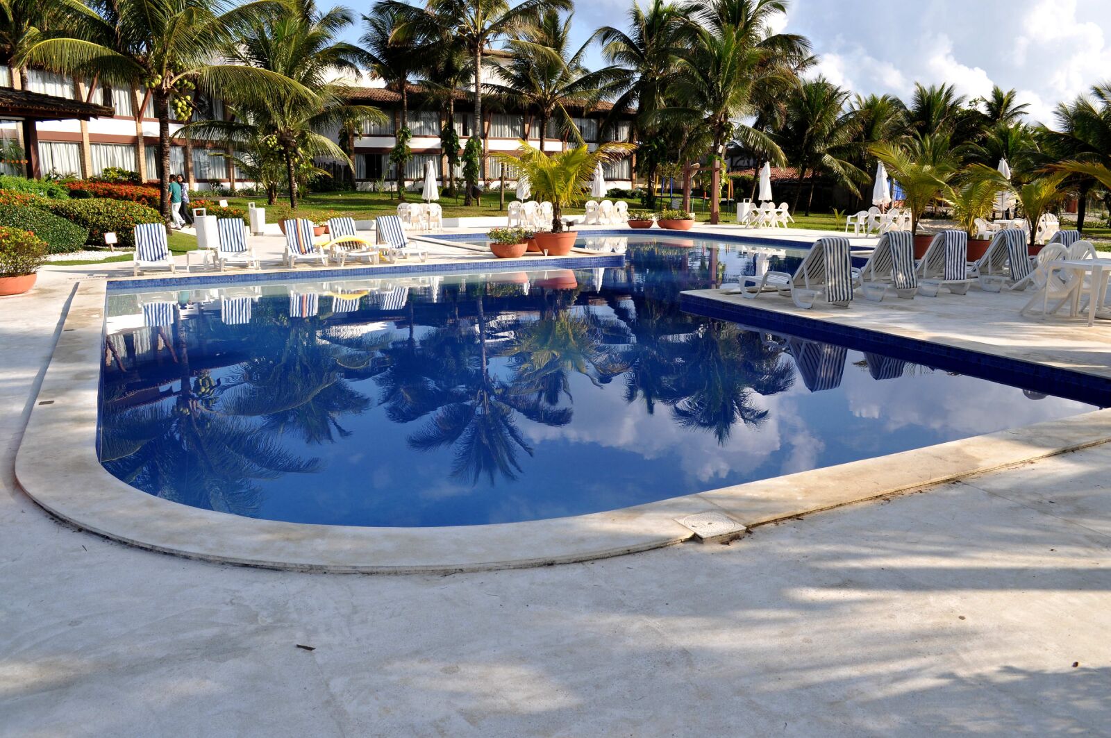 Nikon D5000 sample photo. Luxury, pool, tropical, style photography