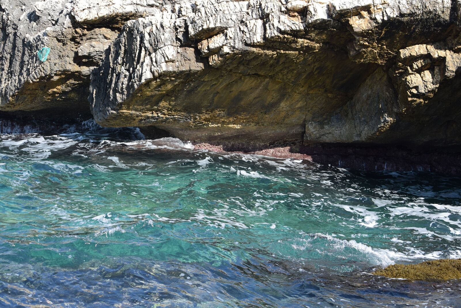 Nikon D3300 sample photo. Sea, spray, scoglio photography