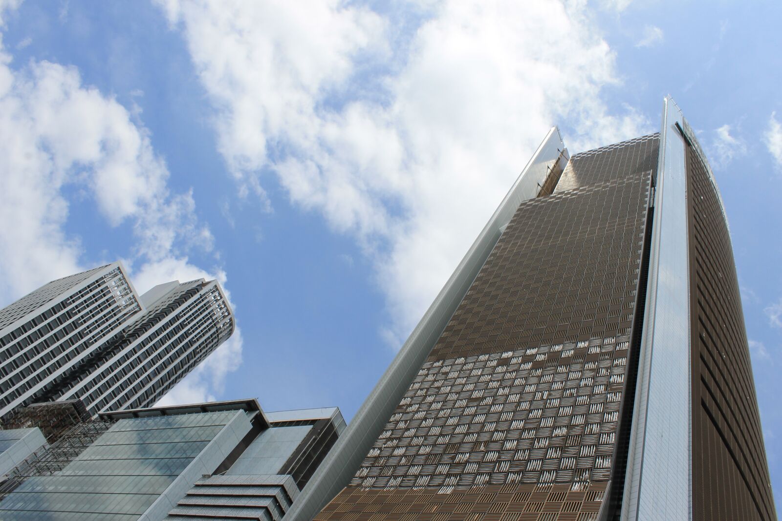 Canon EOS 1100D (EOS Rebel T3 / EOS Kiss X50) sample photo. Building, city, architecture photography
